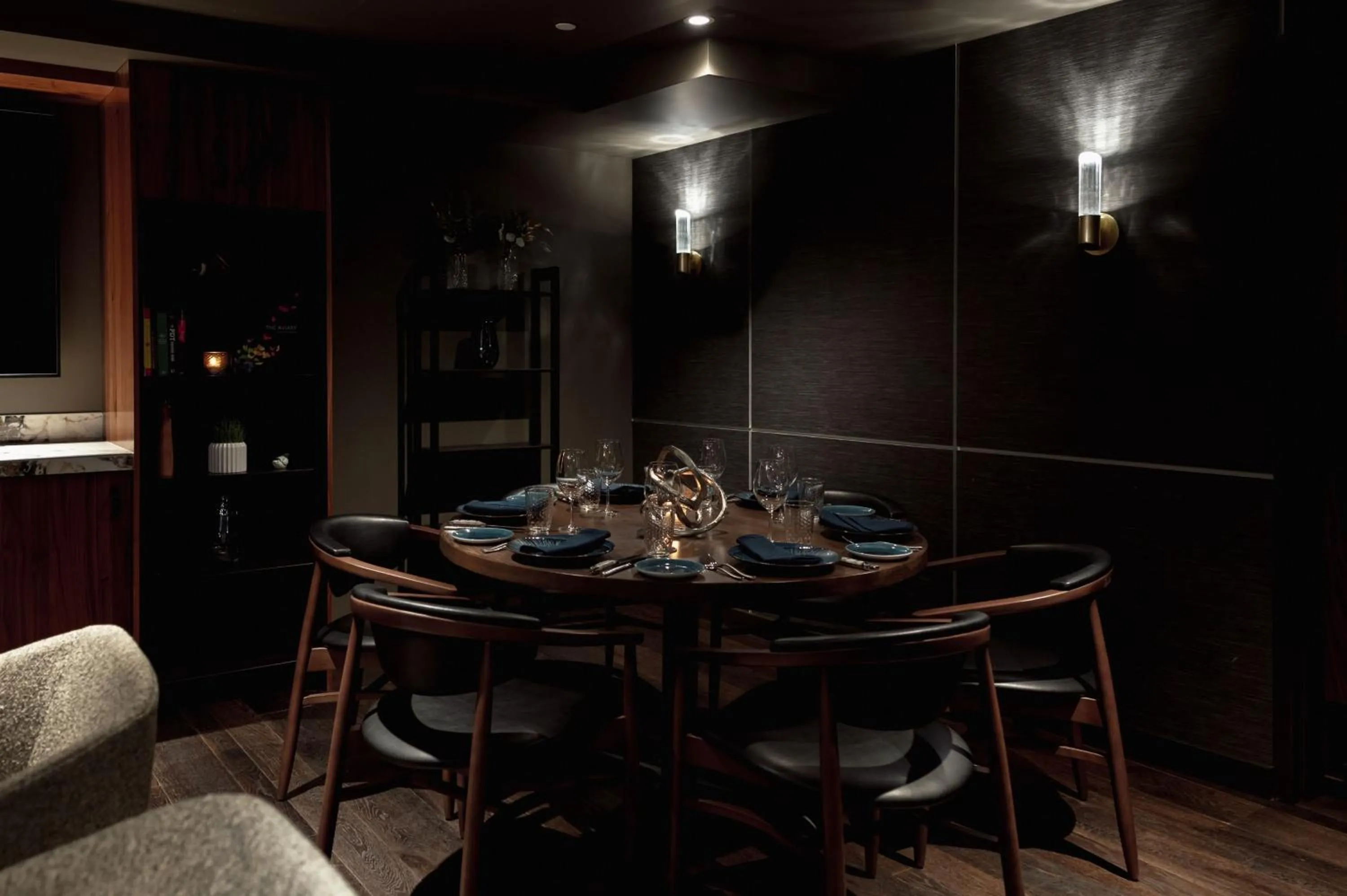 Lounge or bar in Hotel Indigo Vancouver Dwtn - Portland Area by IHG