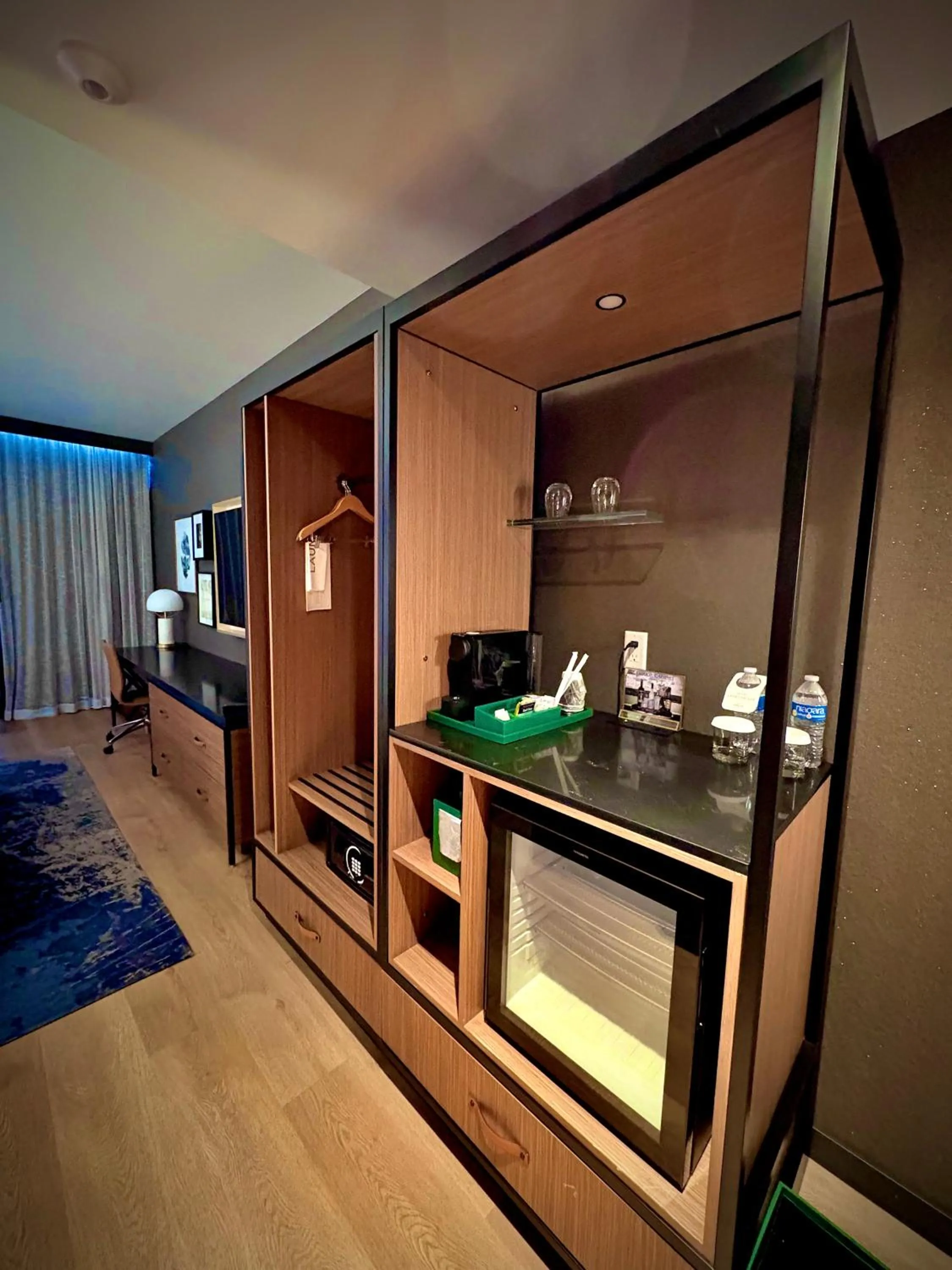 Coffee/tea facilities in Hotel Indigo Vancouver Dwtn - Portland Area by IHG