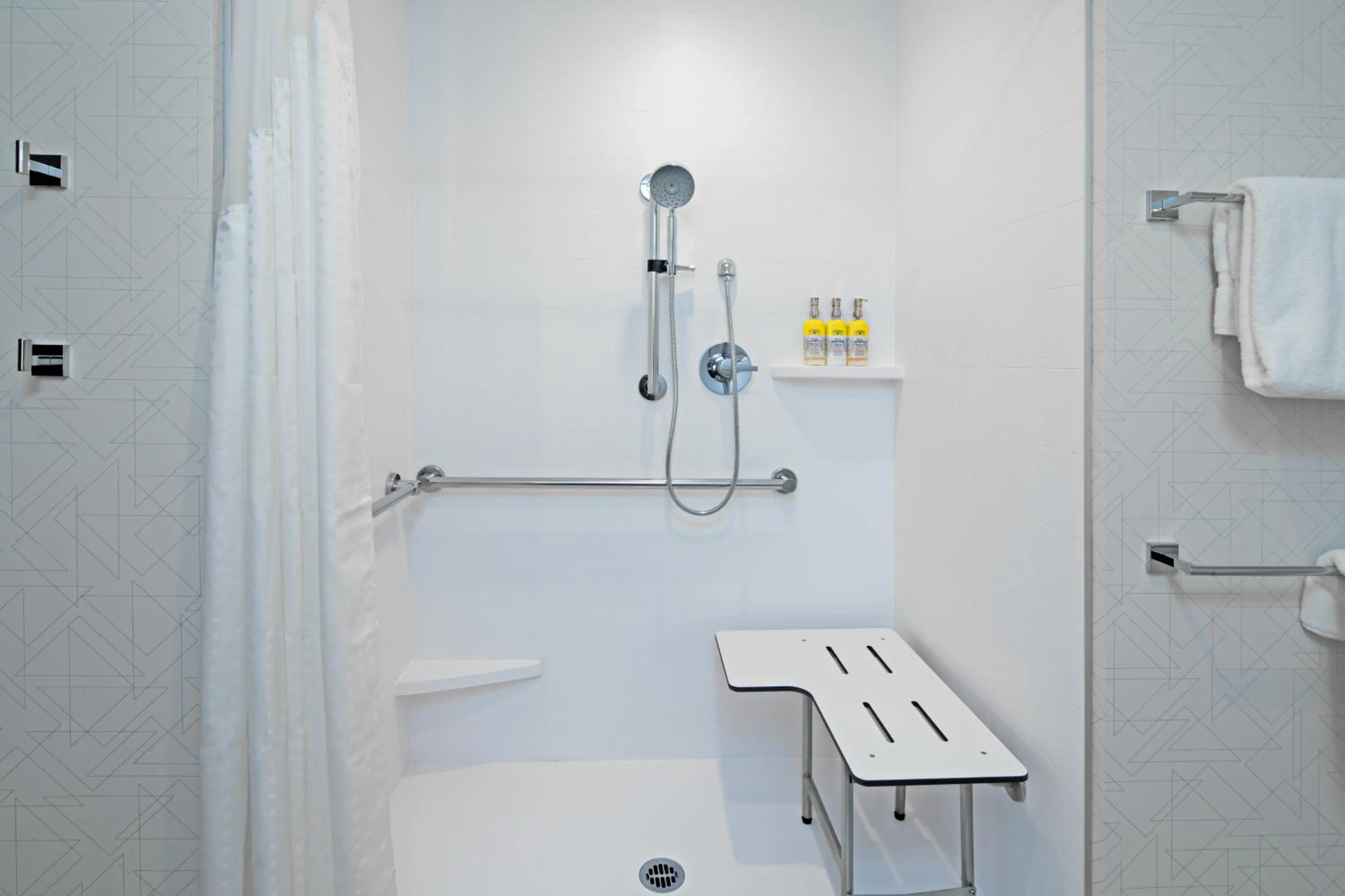 Holiday Inn Express & Suites Palm Desert - Millennium by IHG