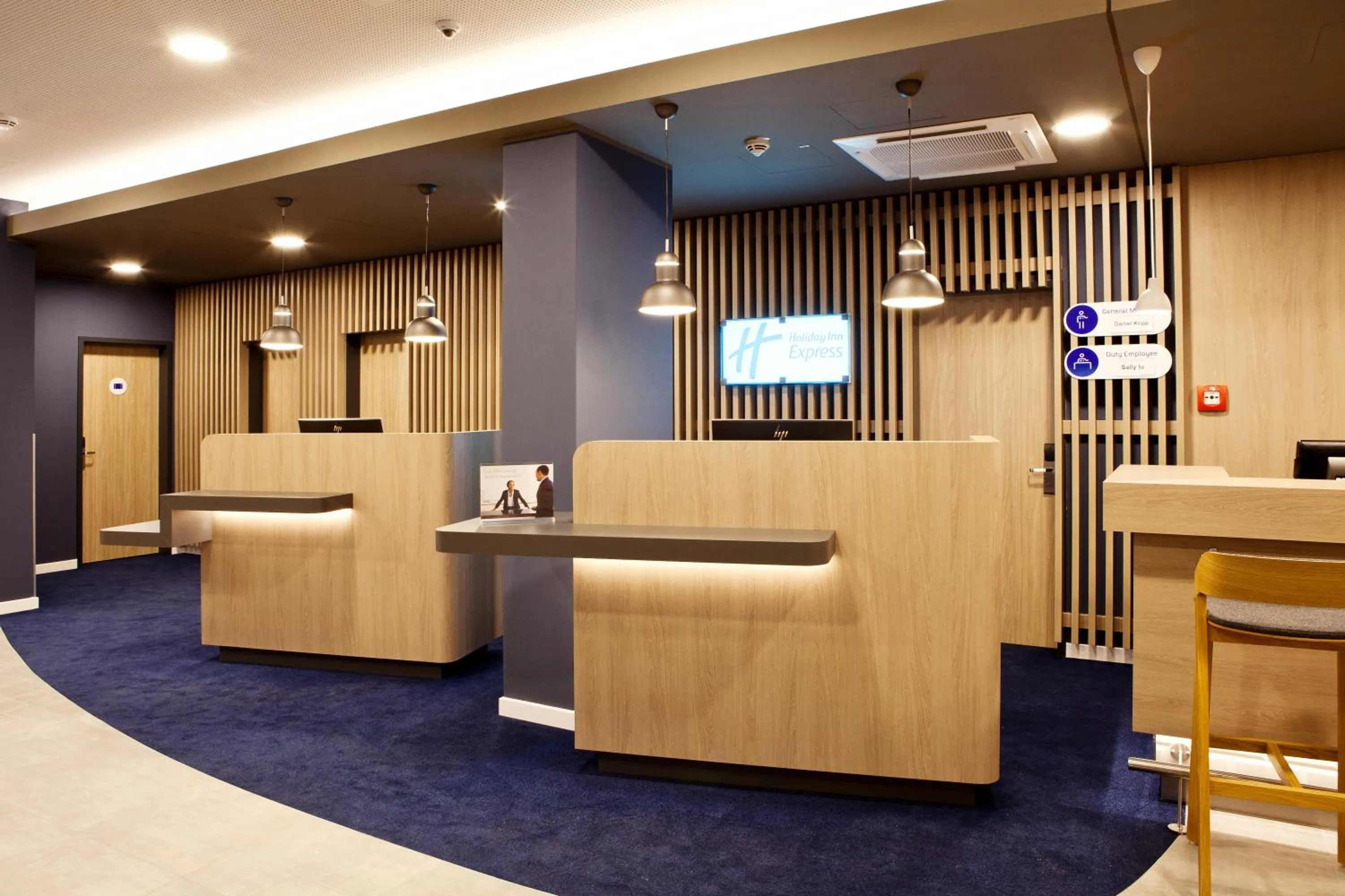 Lobby or reception in Holiday Inn Express - Recklinghausen