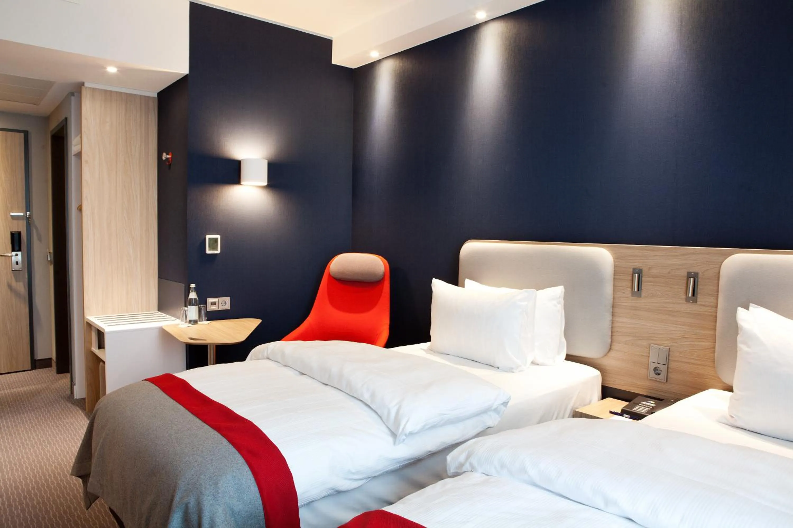 Bedroom, Bed in Holiday Inn Express - Recklinghausen
