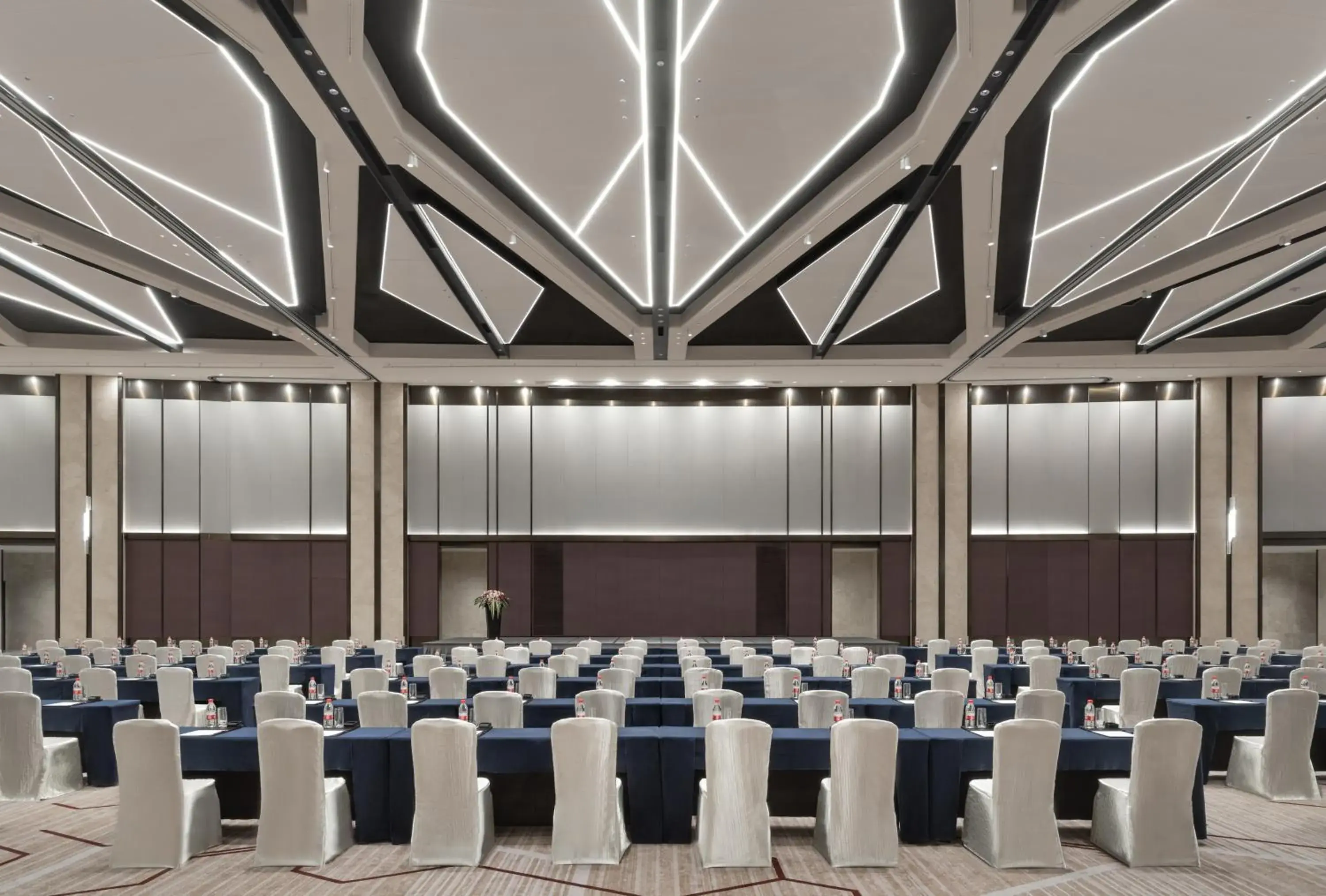 Banquet/Function facilities in Crowne Plaza Xiamen Jimei Seaview by IHG-Free Mini Bar Banquet/Function facilities in Crowne Plaza Xiamen Jimei Seaview by IHG-Free Mini Bar