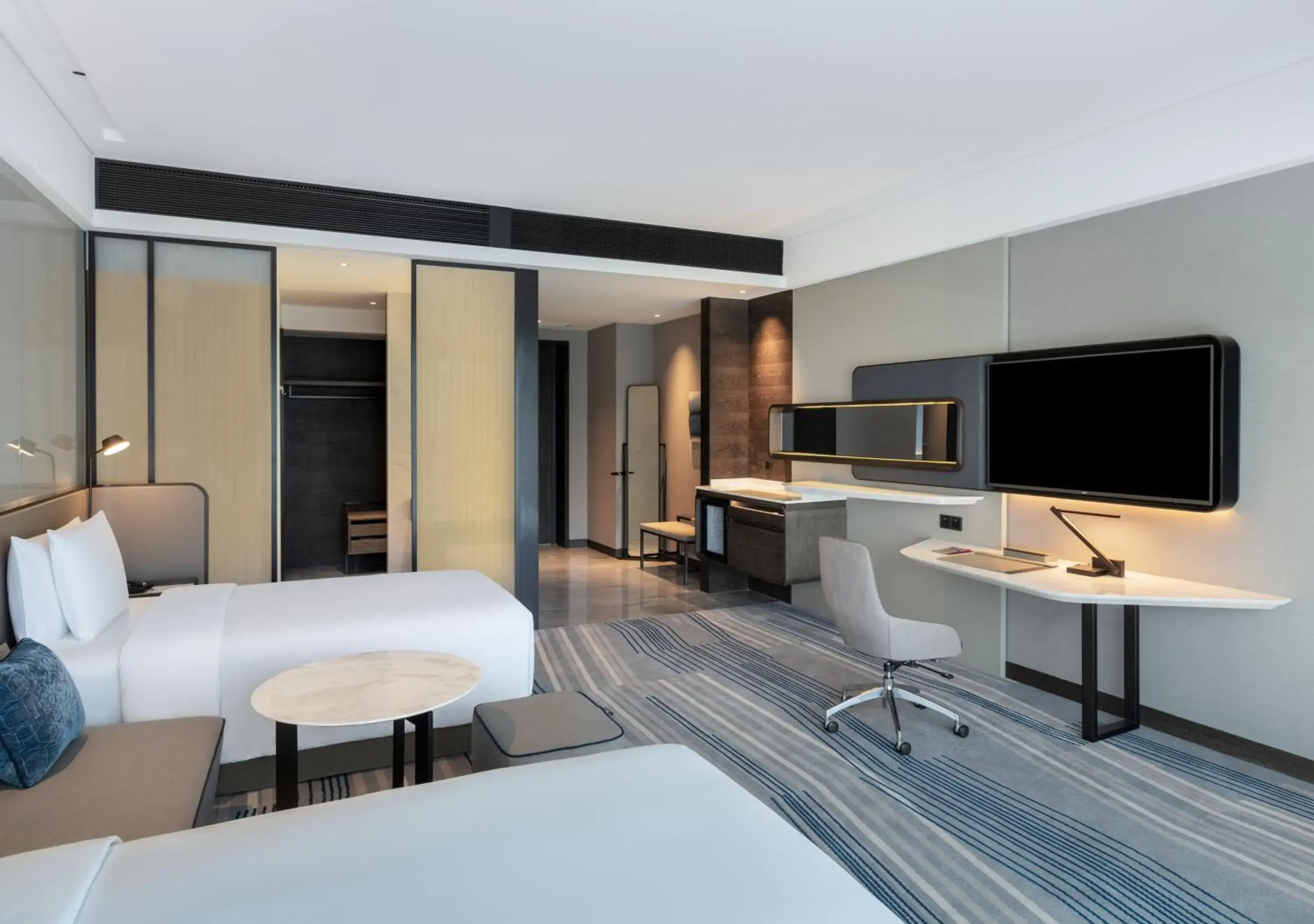 Photo of the whole room, Bed in Crowne Plaza Xiamen Jimei Seaview by IHG-Free Mini Bar Photo of the whole room, Bed in Crowne Plaza Xiamen Jimei Seaview by IHG-Free Mini Bar