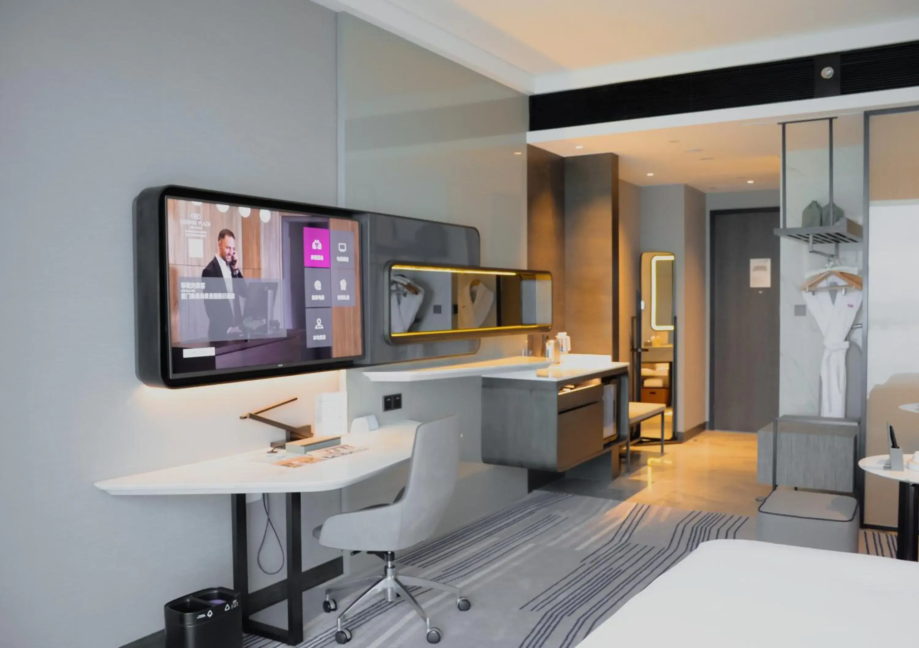 Decorative detail, Bed in Crowne Plaza Xiamen Jimei Seaview by IHG-Free Mini Bar Decorative detail, Bed in Crowne Plaza Xiamen Jimei Seaview by IHG-Free Mini Bar