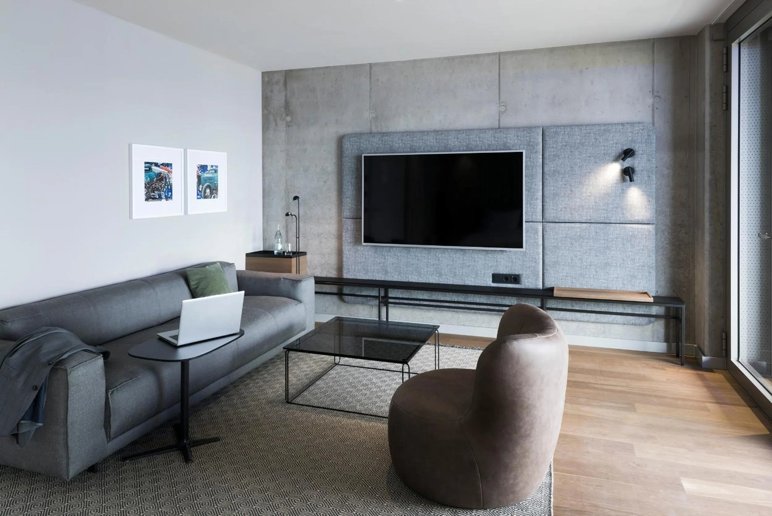 TV and multimedia in b'mine Hotel Frankfurt Airport