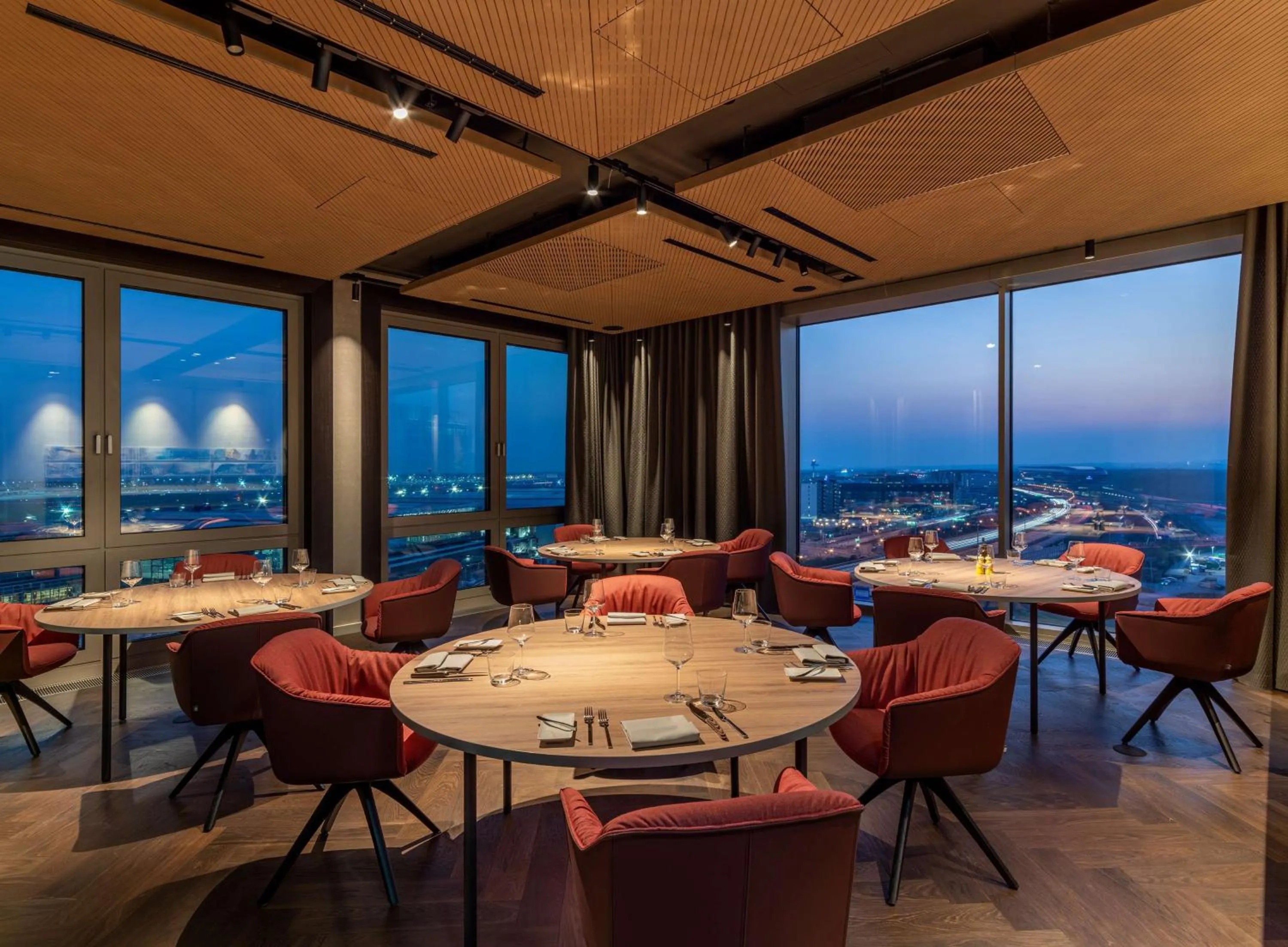 Food and drinks in b'mine Hotel Frankfurt Airport