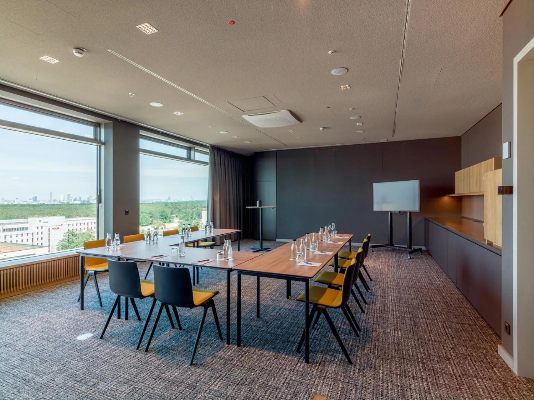 Business facilities in b'mine Hotel Frankfurt Airport