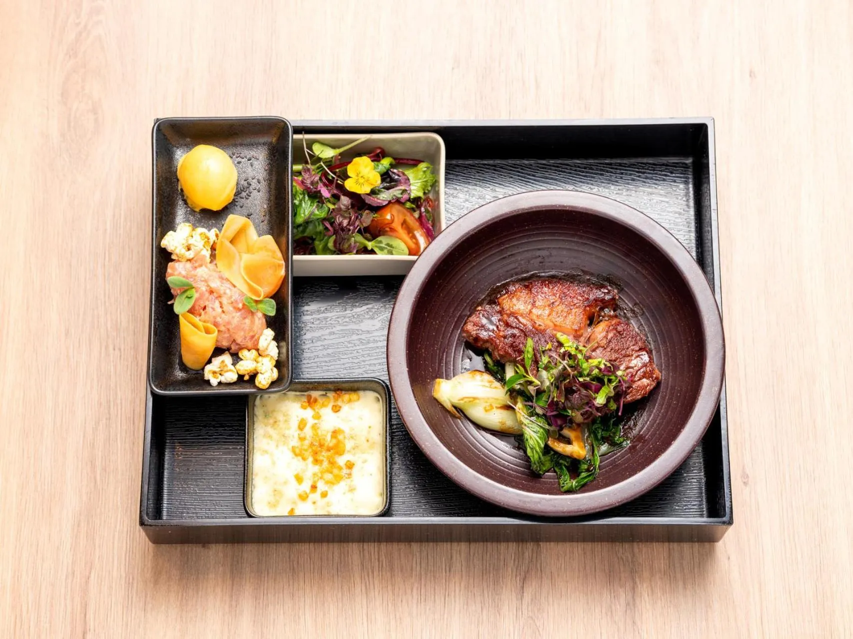 Restaurant/places to eat in b'mine Hotel Frankfurt Airport