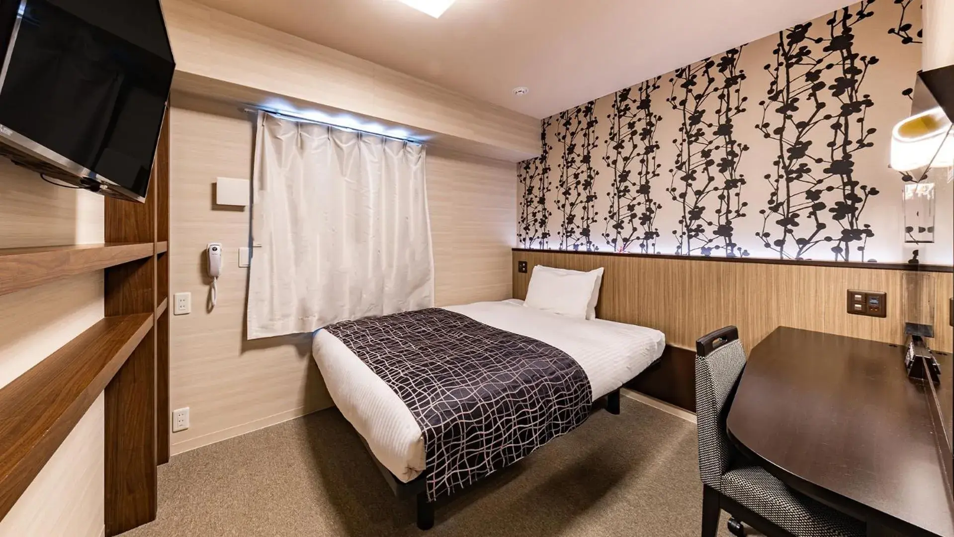 Photo of the whole room, Bed in APA Hotel Nambaminami Daikokucho Ekimae Photo of the whole room, Bed in APA Hotel Nambaminami Daikokucho Ekimae