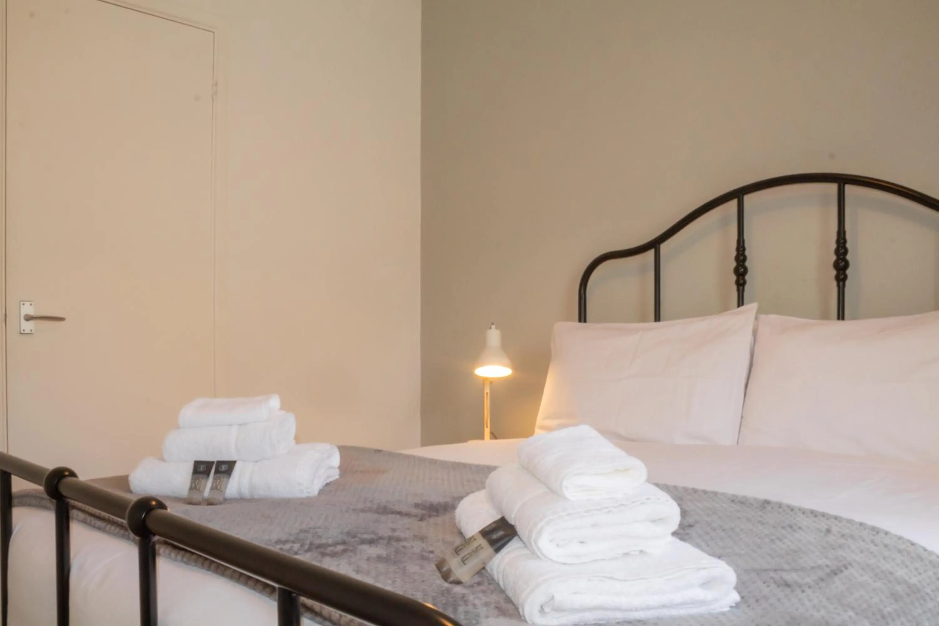 Bedroom, Bed in Sydney Wharf House