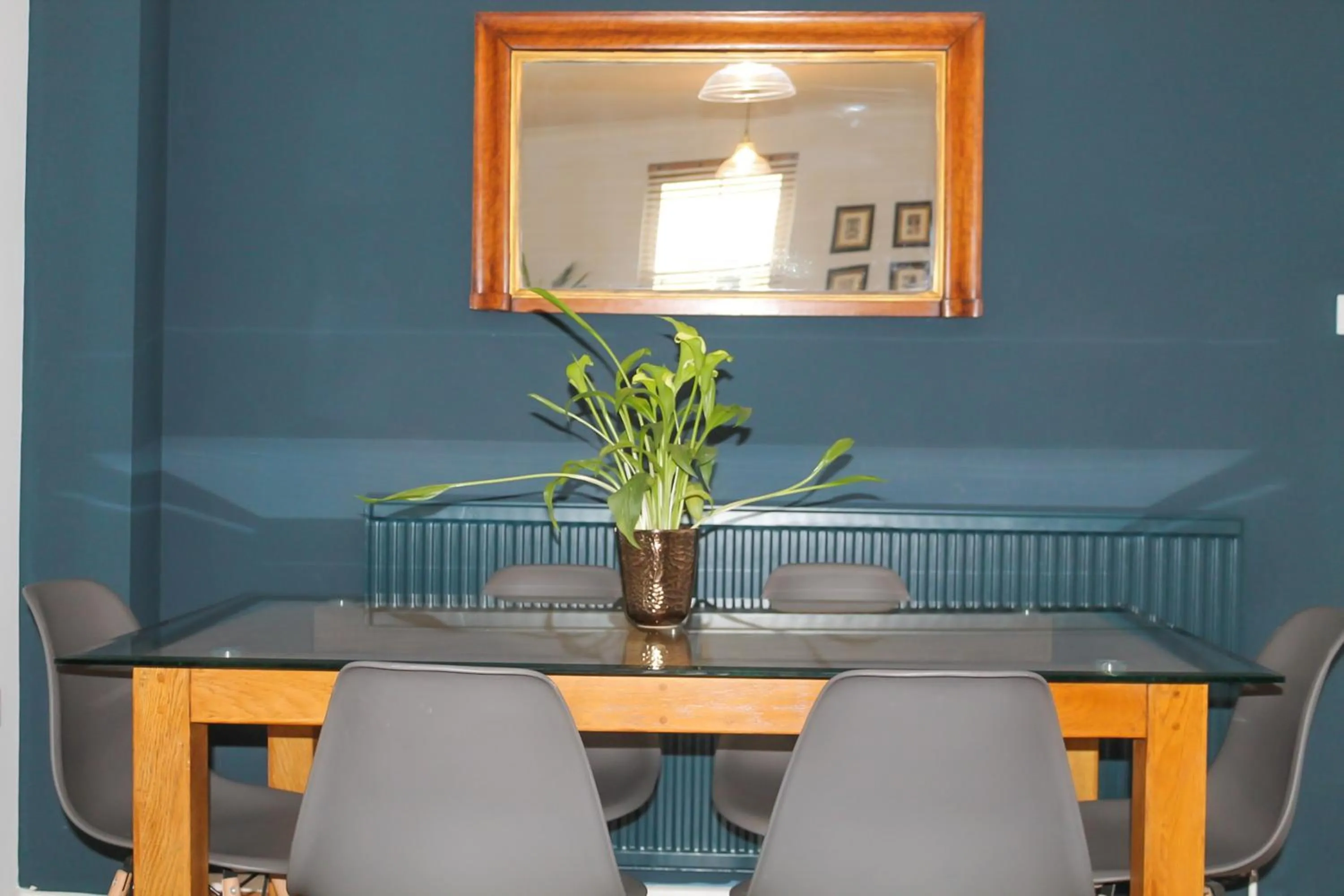 Dining area in Sydney Wharf House