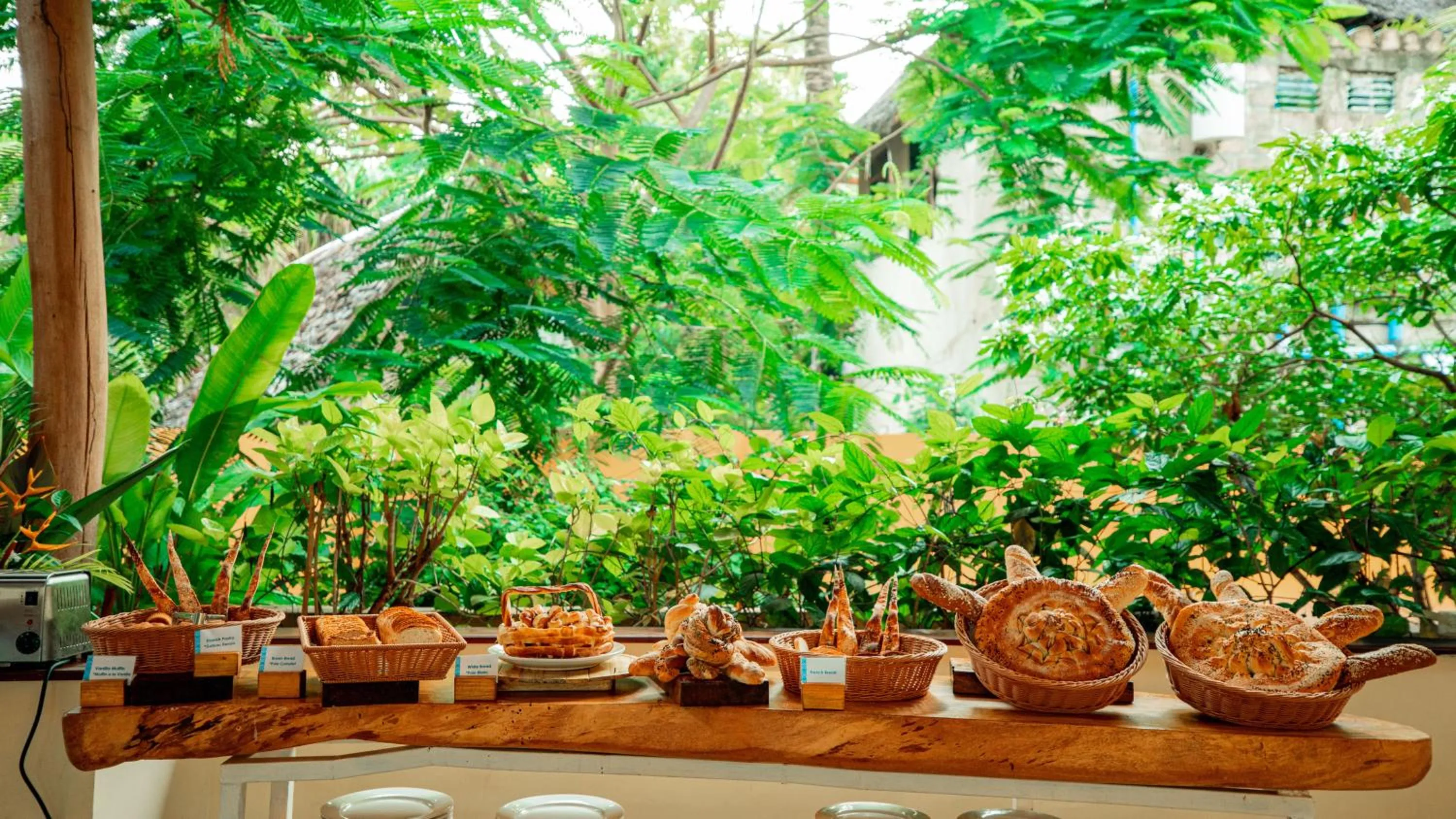 Garden in Sansi Kae Beach Resort