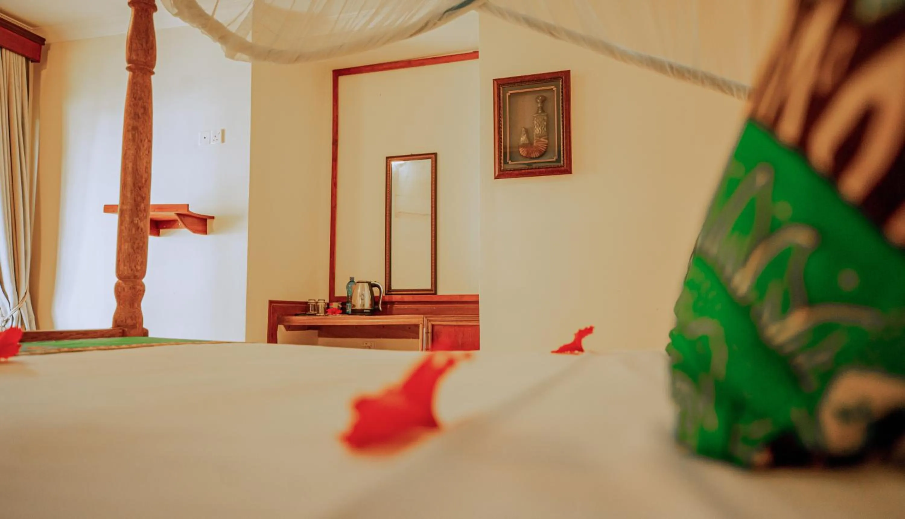 Bed in Sansi Kae Beach Resort