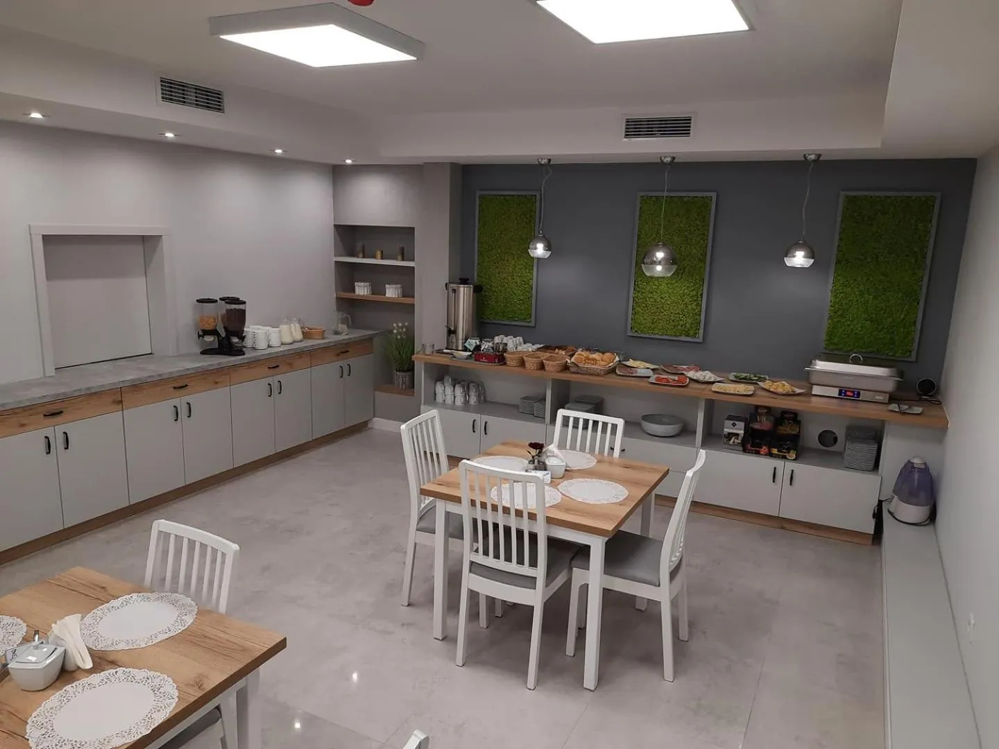 Restaurant/places to eat in Fotex