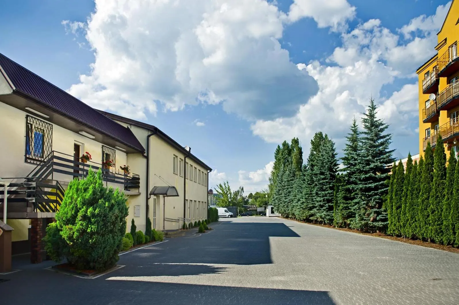 Property building in Fotex