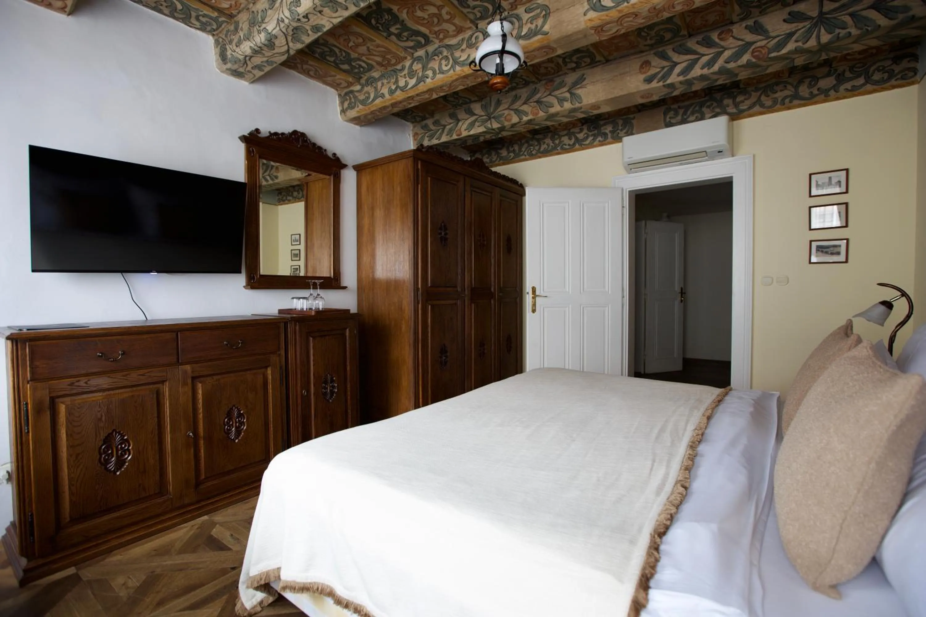 Bed in Hotel Residence U Černého Orla