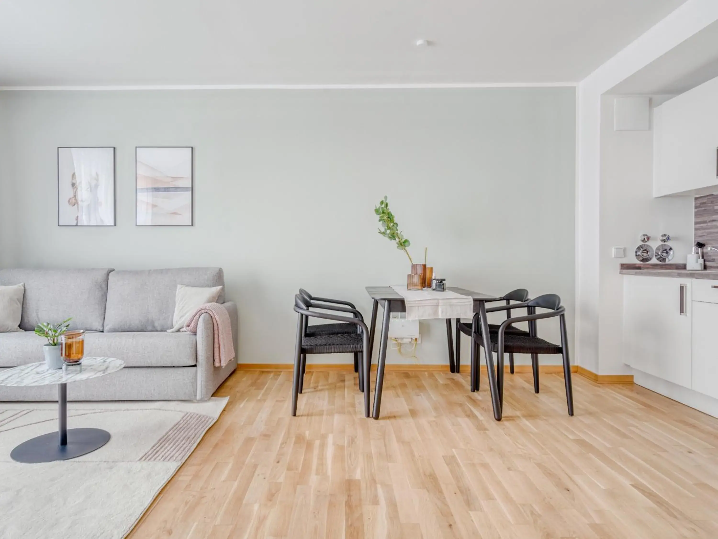 One bedroom Suite with Balcony & courtyard view in Limehome Dresden Wallstraße - Digital Access One bedroom Suite with Balcony & courtyard view in Limehome Dresden Wallstraße - Digital Access