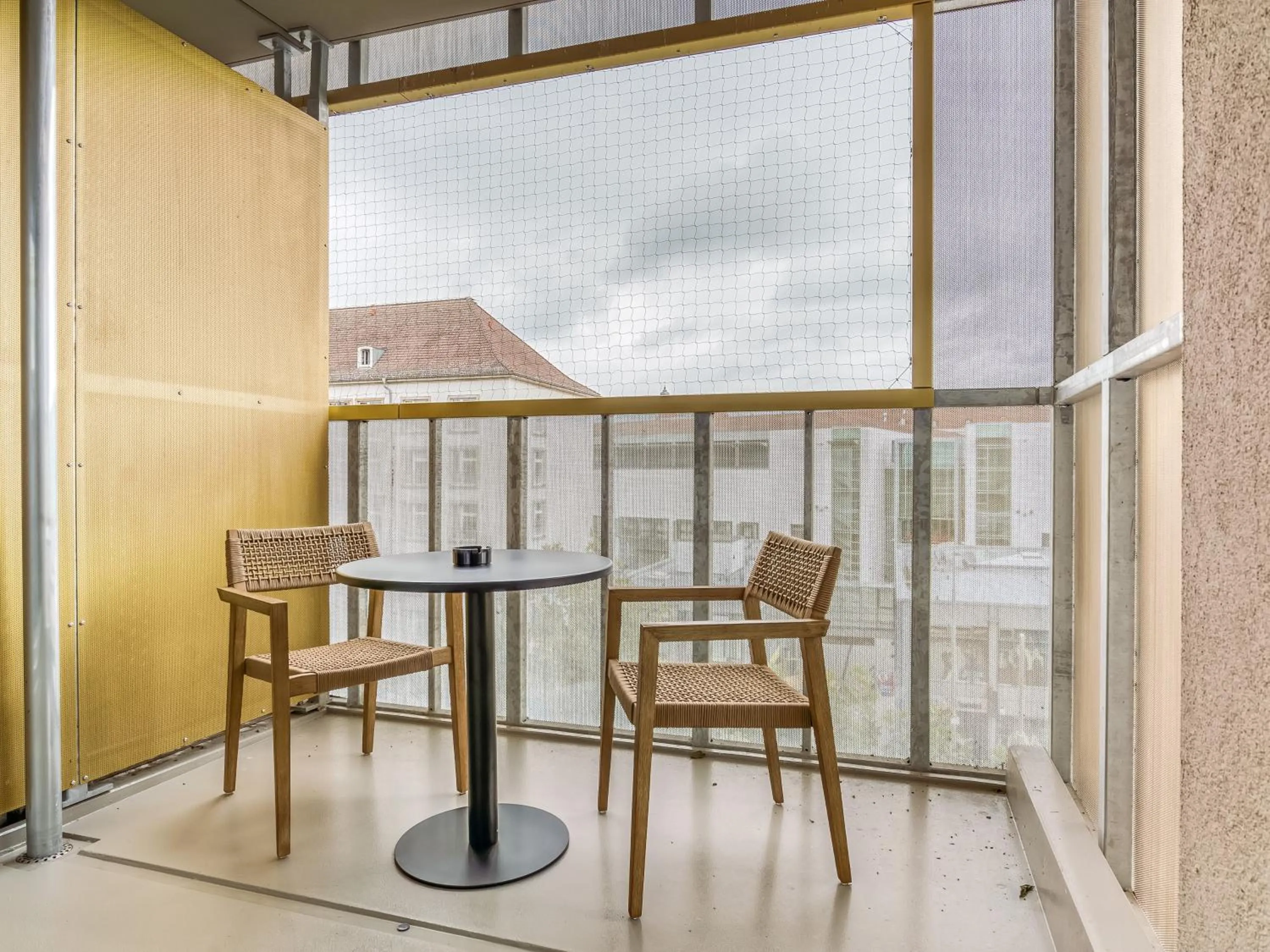 Balcony/Terrace in Limehome Dresden Wallstraße - Digital Access