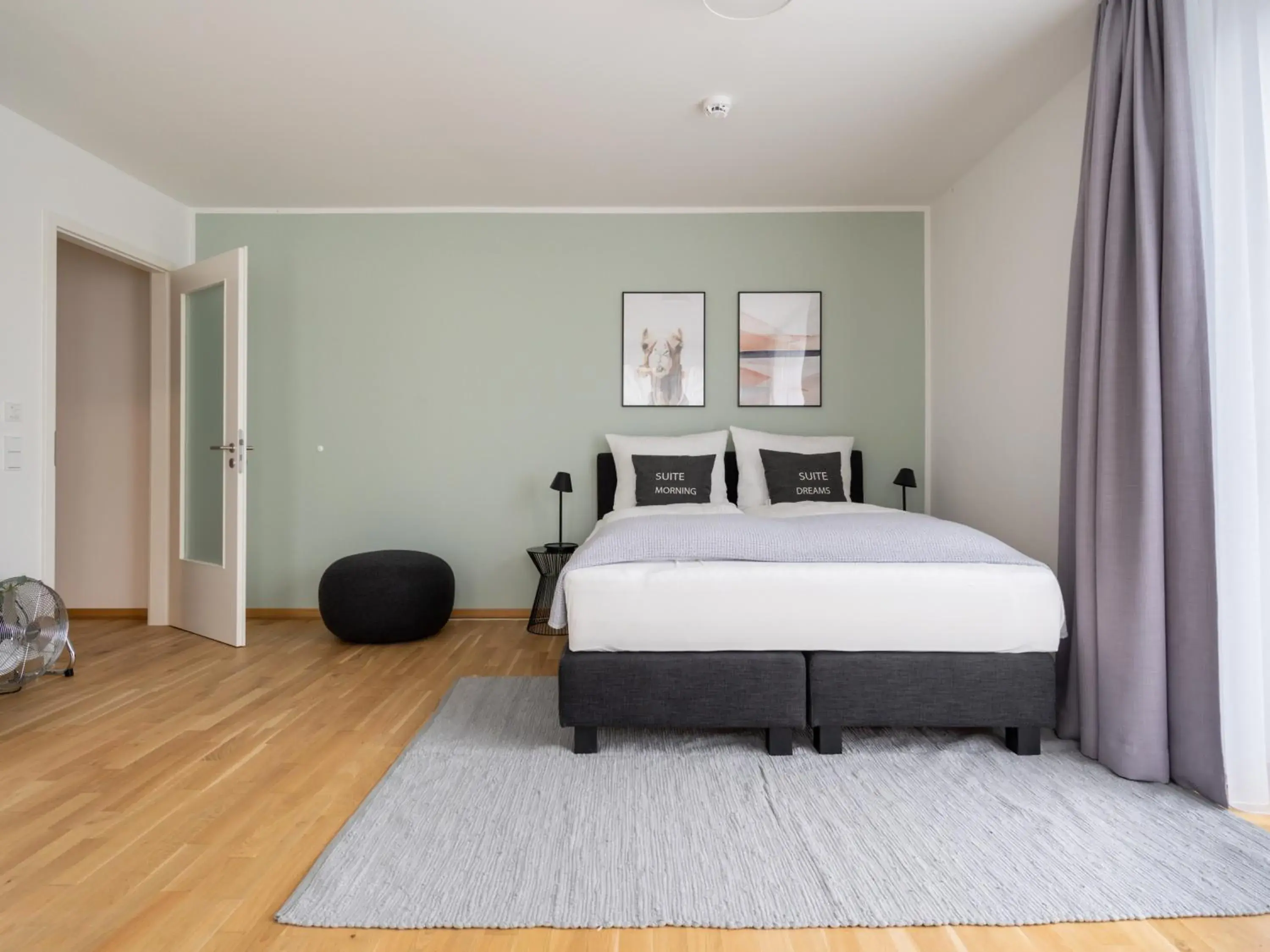 Suite XL with balcony and courtyard view in Limehome Dresden Wallstraße - Digital Access Suite XL with balcony and courtyard view in Limehome Dresden Wallstraße - Digital Access