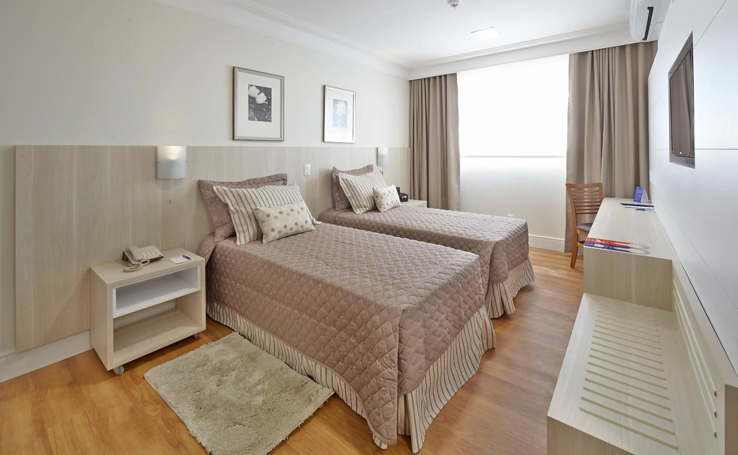 Photo of the whole room, Bed in Porto Feliz Executive Hotel