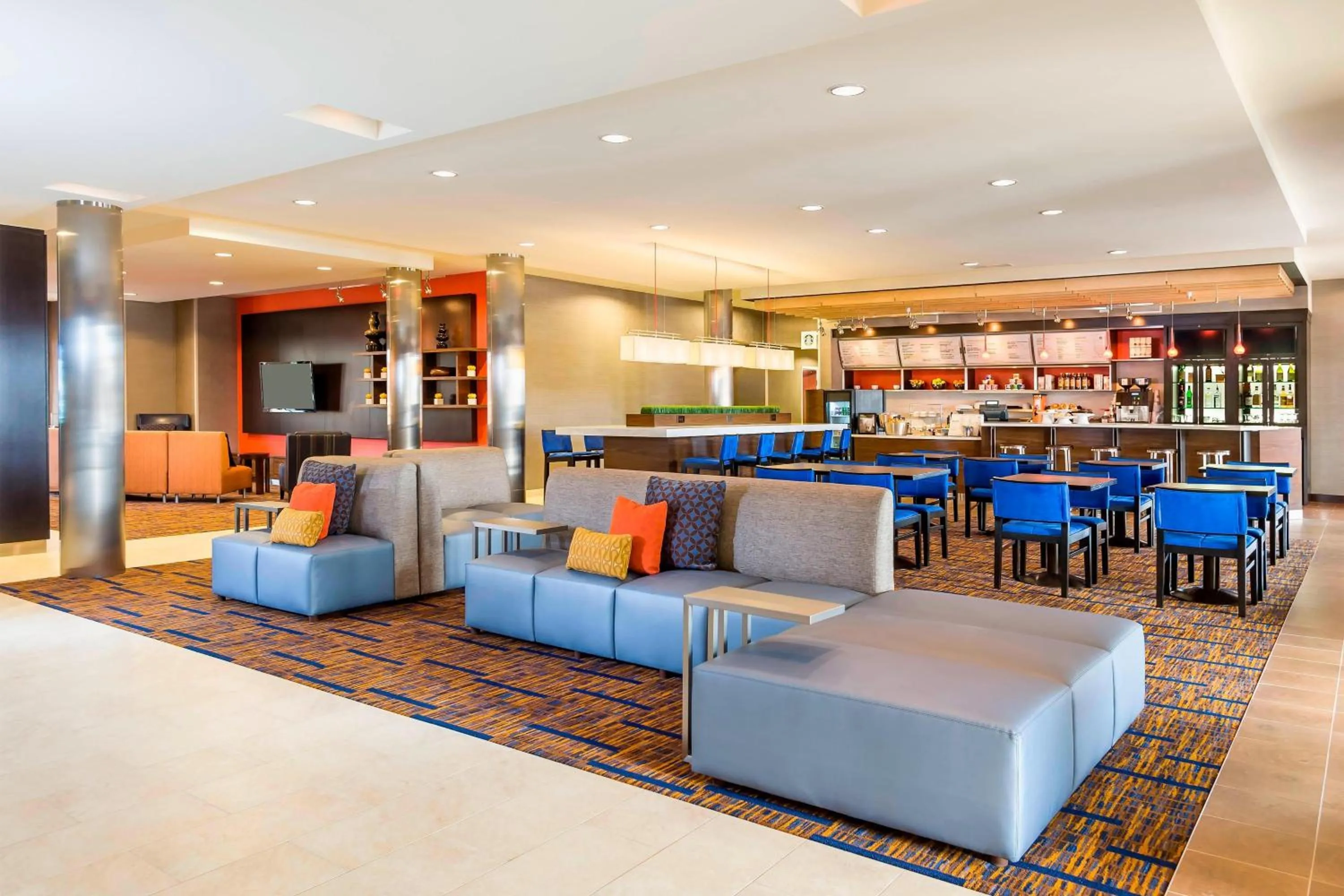 Lounge or bar in Courtyard by Marriott Stafford Quantico