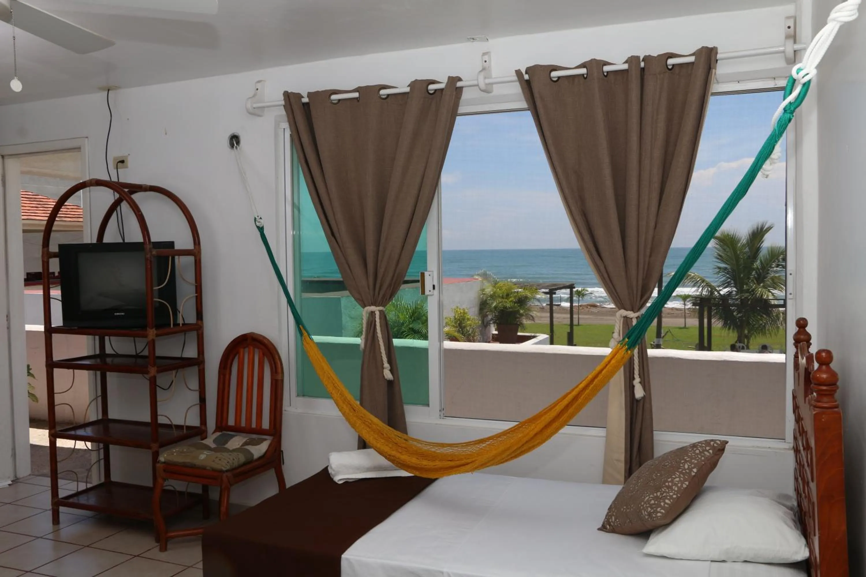Hotel Arrecife Chachalacas