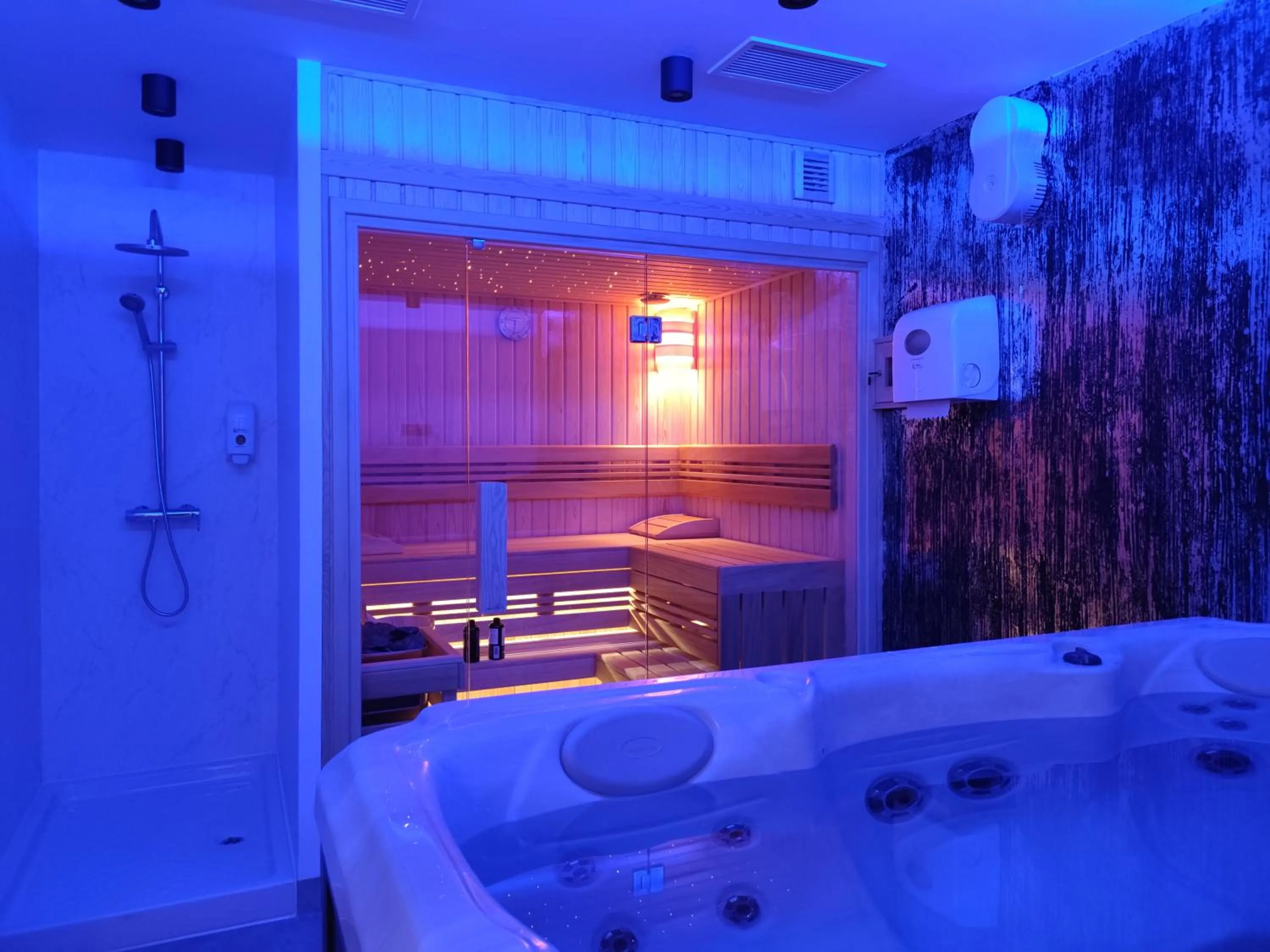 Spa and wellness centre/facilities in Joy 5 Hotel & SPA