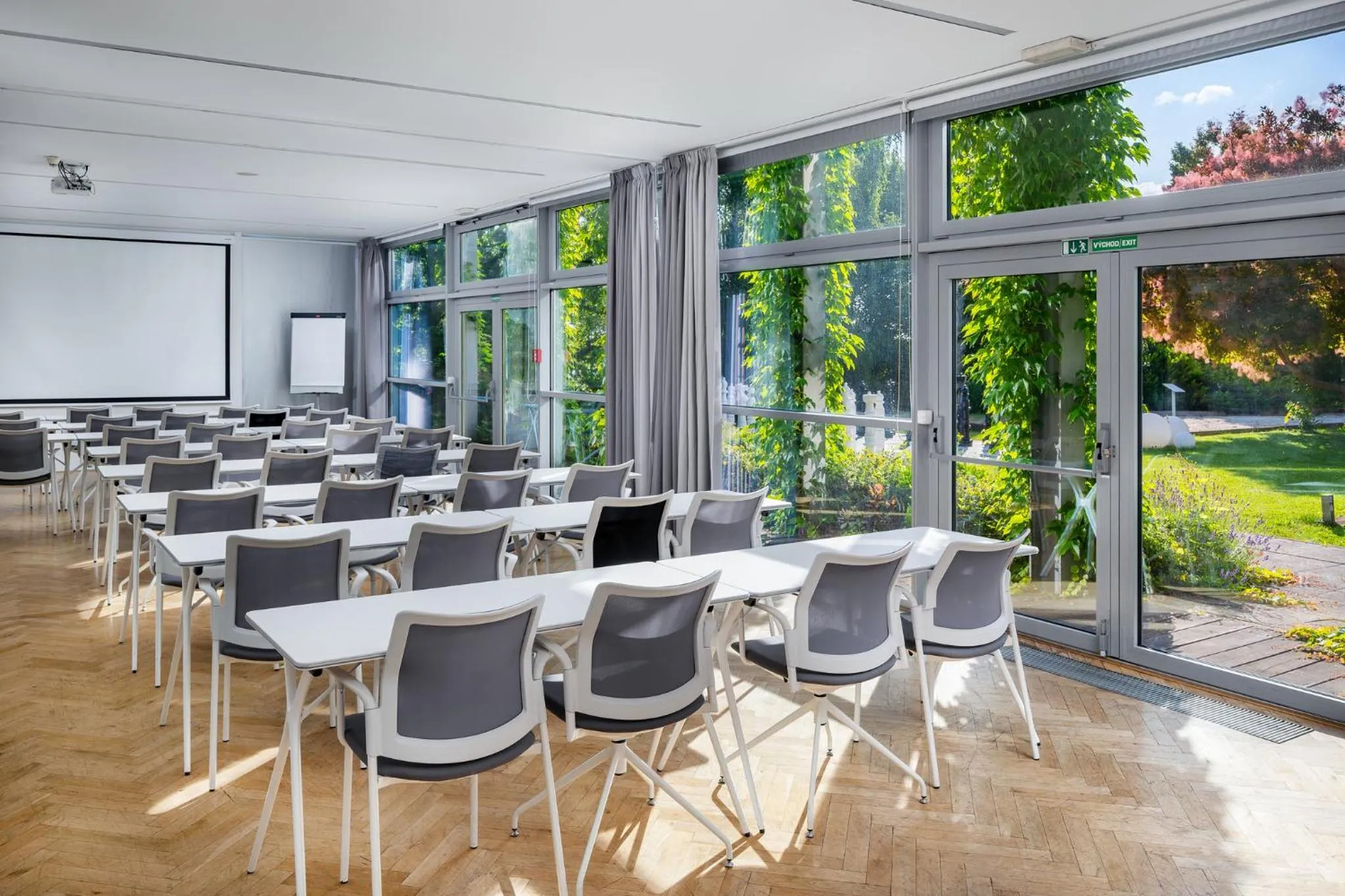 Meeting/conference room in Holiday Inn Prague Airport by IHG