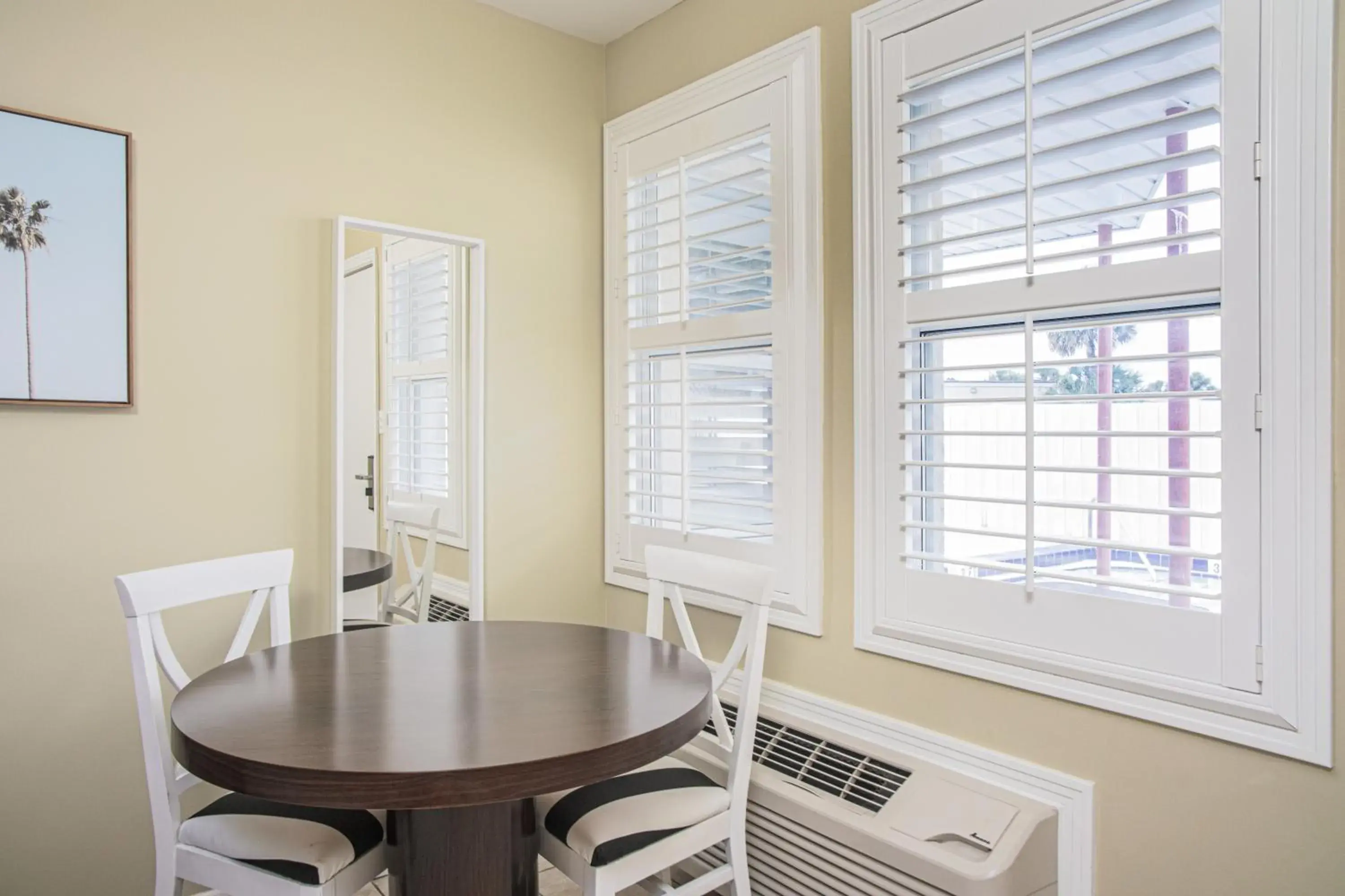 Deluxe Queen Room in The Local - St. Augustine Deluxe Queen Room in The Local - St. Augustine