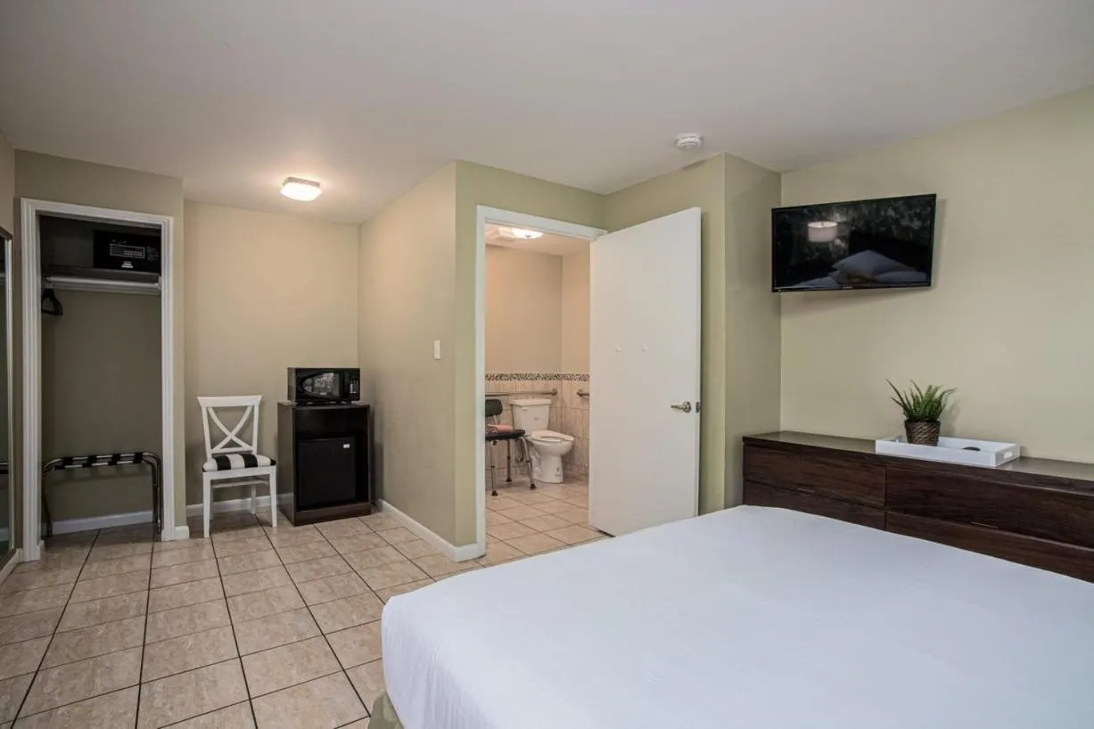 Bedroom, Bed in The Local - St. Augustine