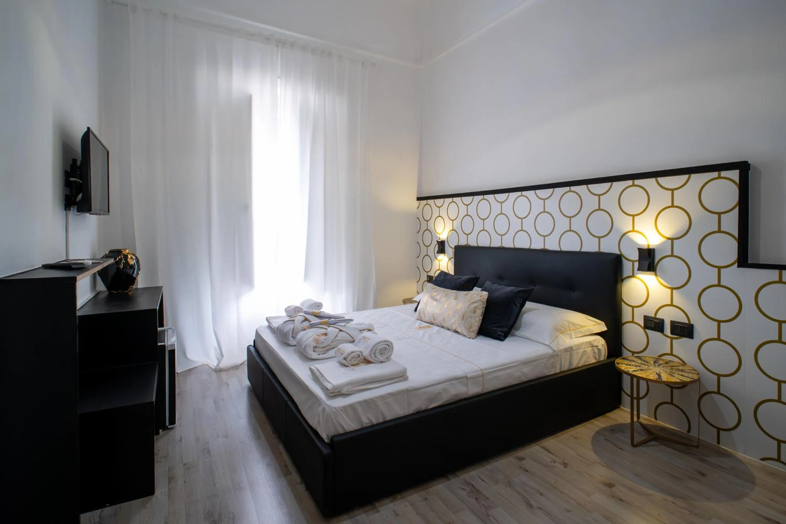 Photo of the whole room, Bed in Verus Room