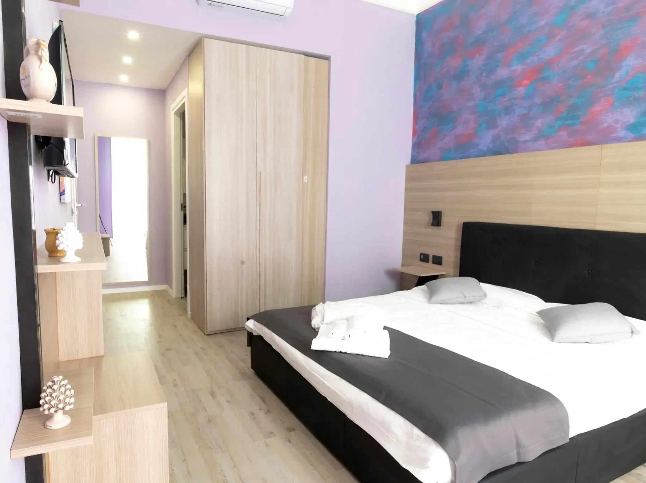 Large Double Room - single occupancy in Mini Hotel Wf2 Caltagirone Large Double Room - single occupancy in Mini Hotel Wf2 Caltagirone