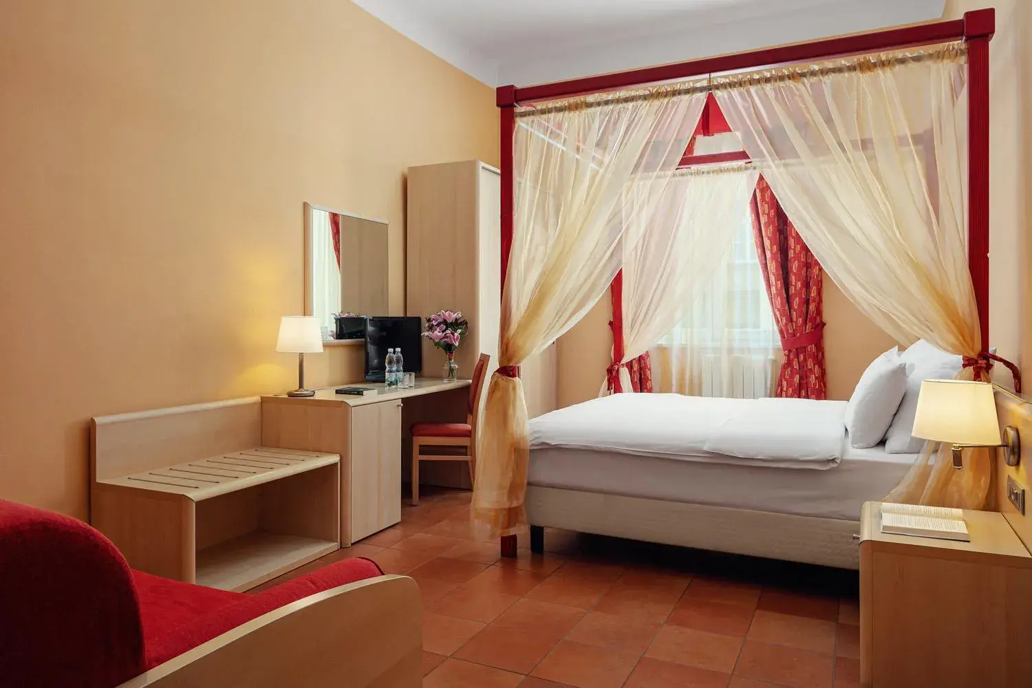 Standard Double or Twin Room in Hotel Caesar Prague Standard Double or Twin Room in Hotel Caesar Prague