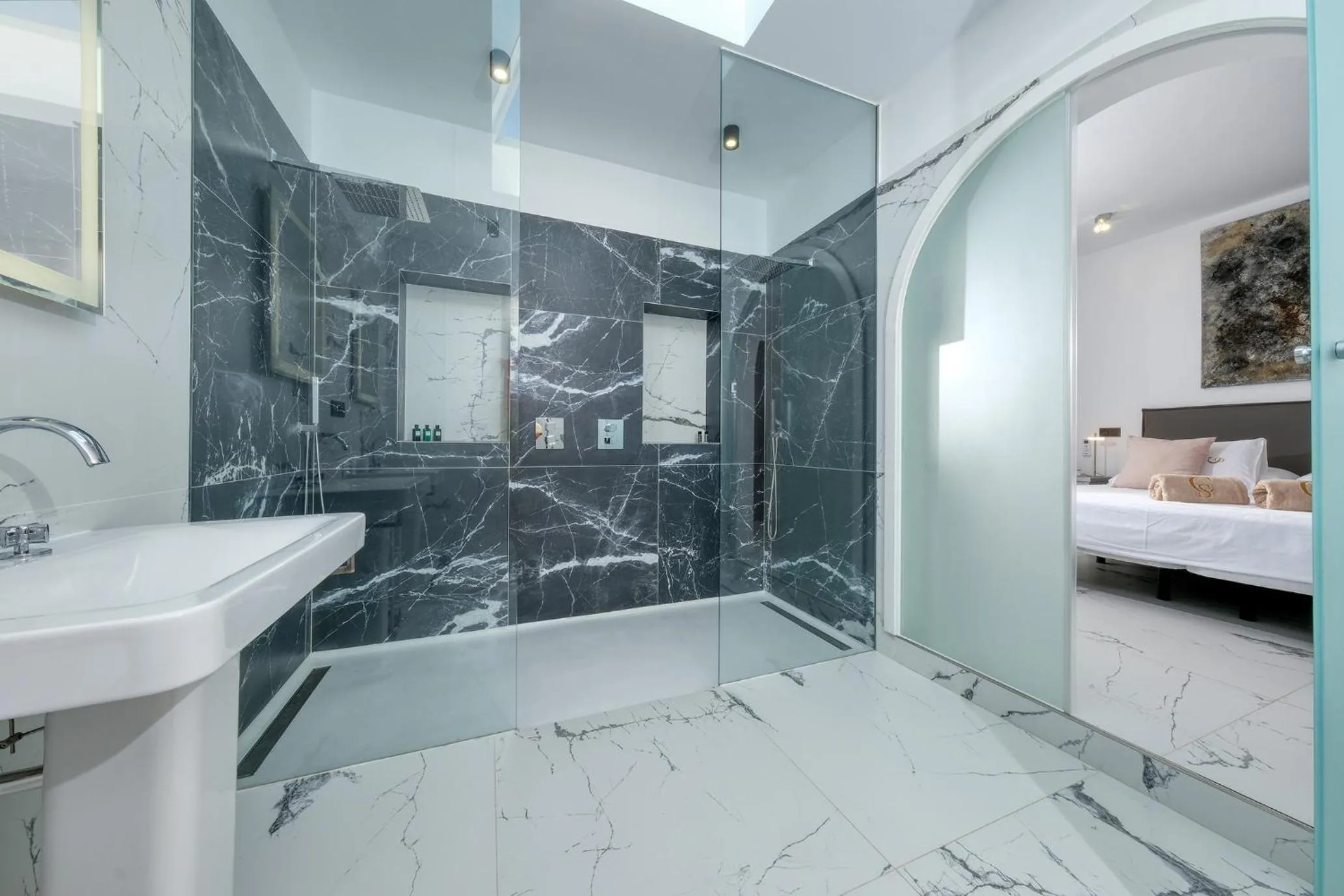 Bathroom, Bed in Casa Serena 10 Boutique- Adults Only-Breakfast Included