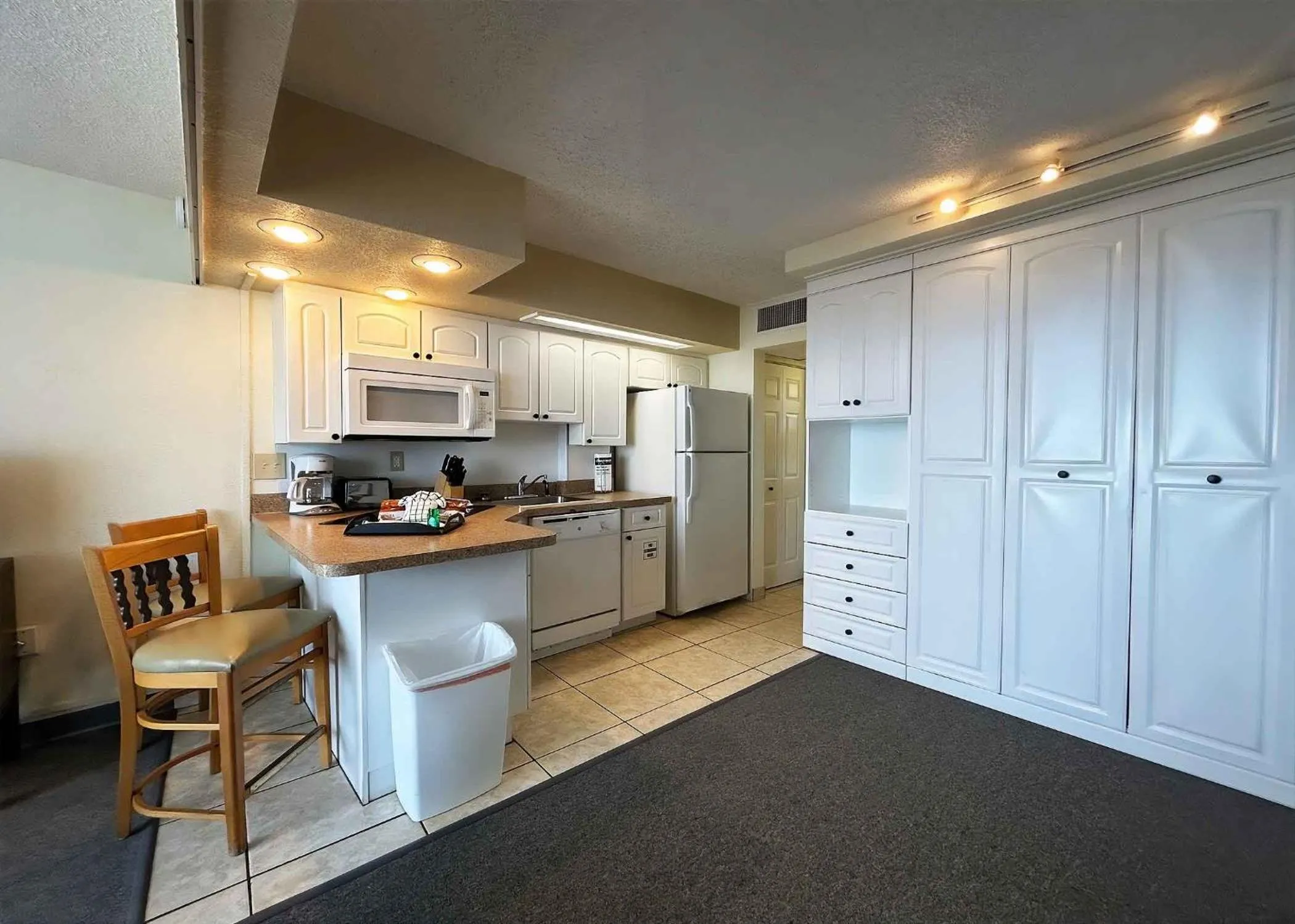 Kitchen or kitchenette in Outrigger Beach Club Resort