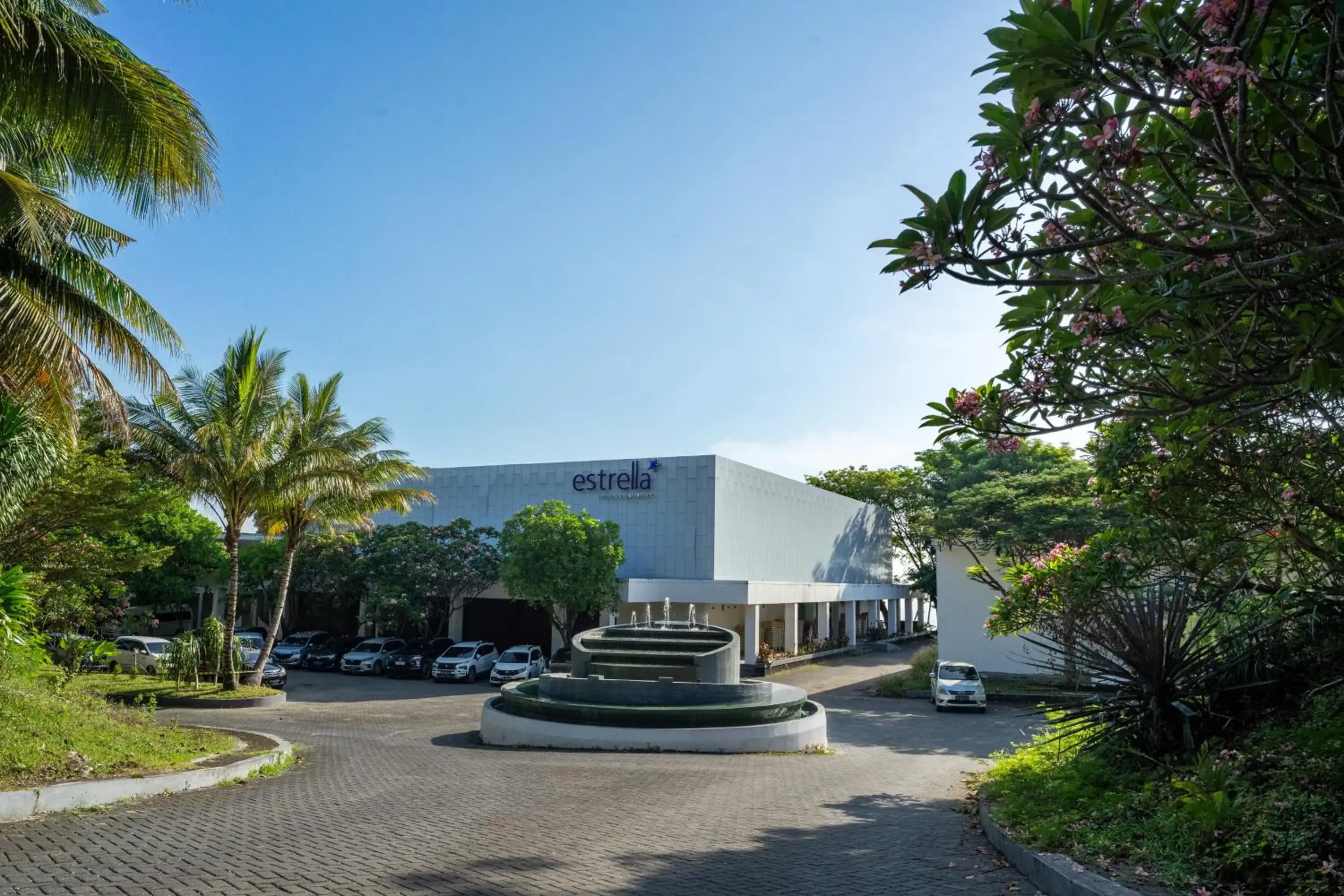 Property building in Estrella Hotel & Conference Property building in Estrella Hotel & Conference