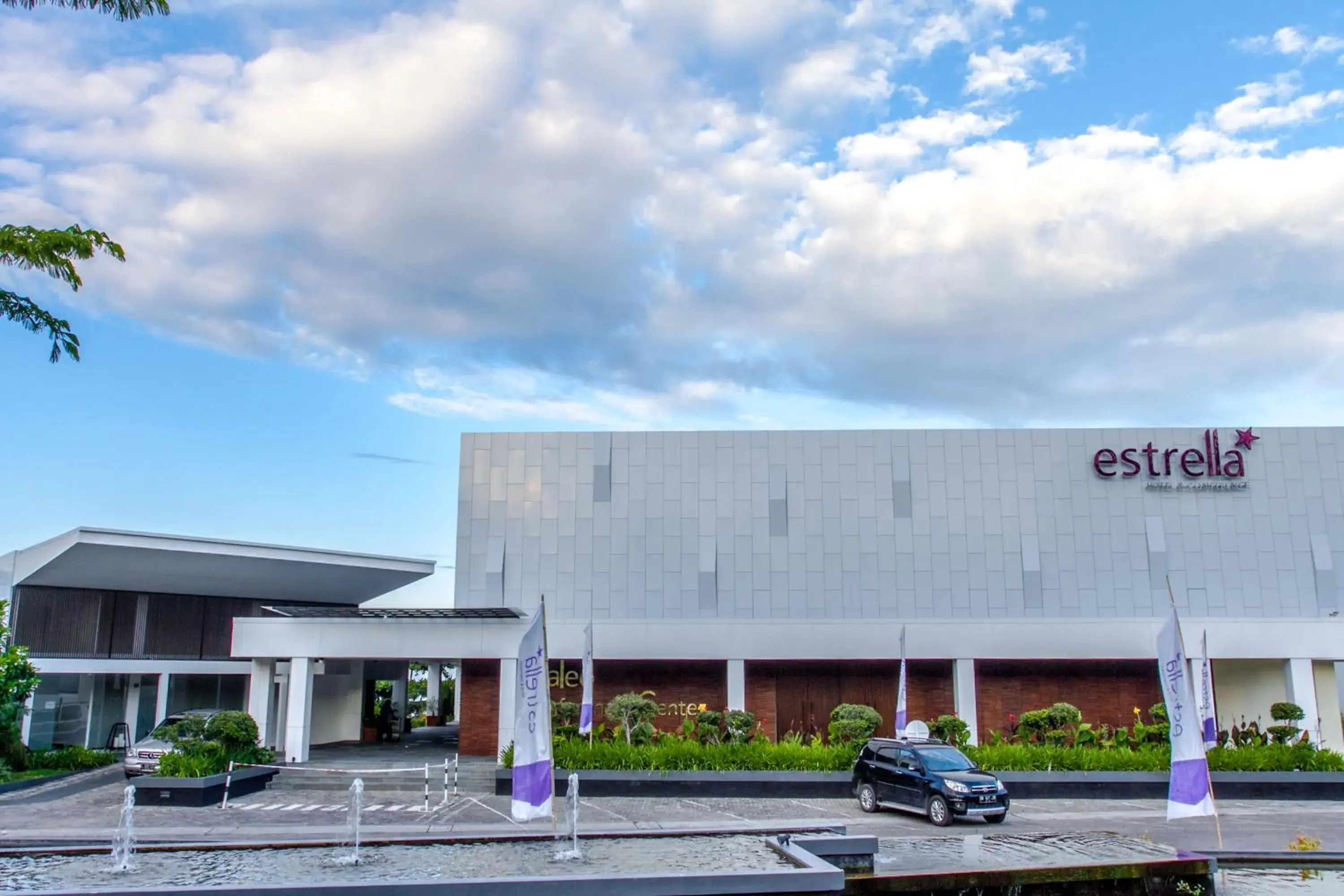 Property building in Estrella Hotel & Conference Property building in Estrella Hotel & Conference