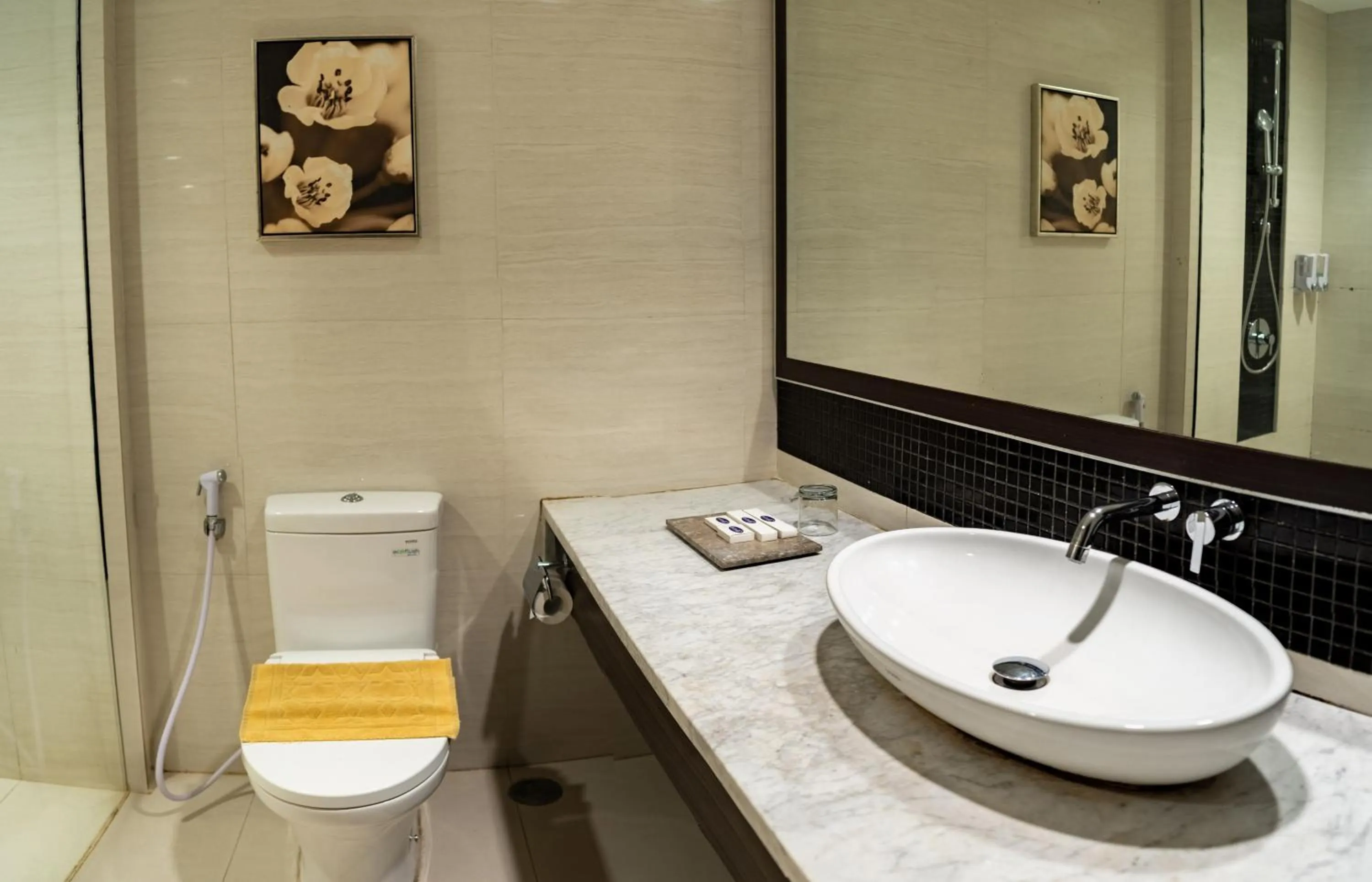 Bathroom in Estrella Hotel & Conference