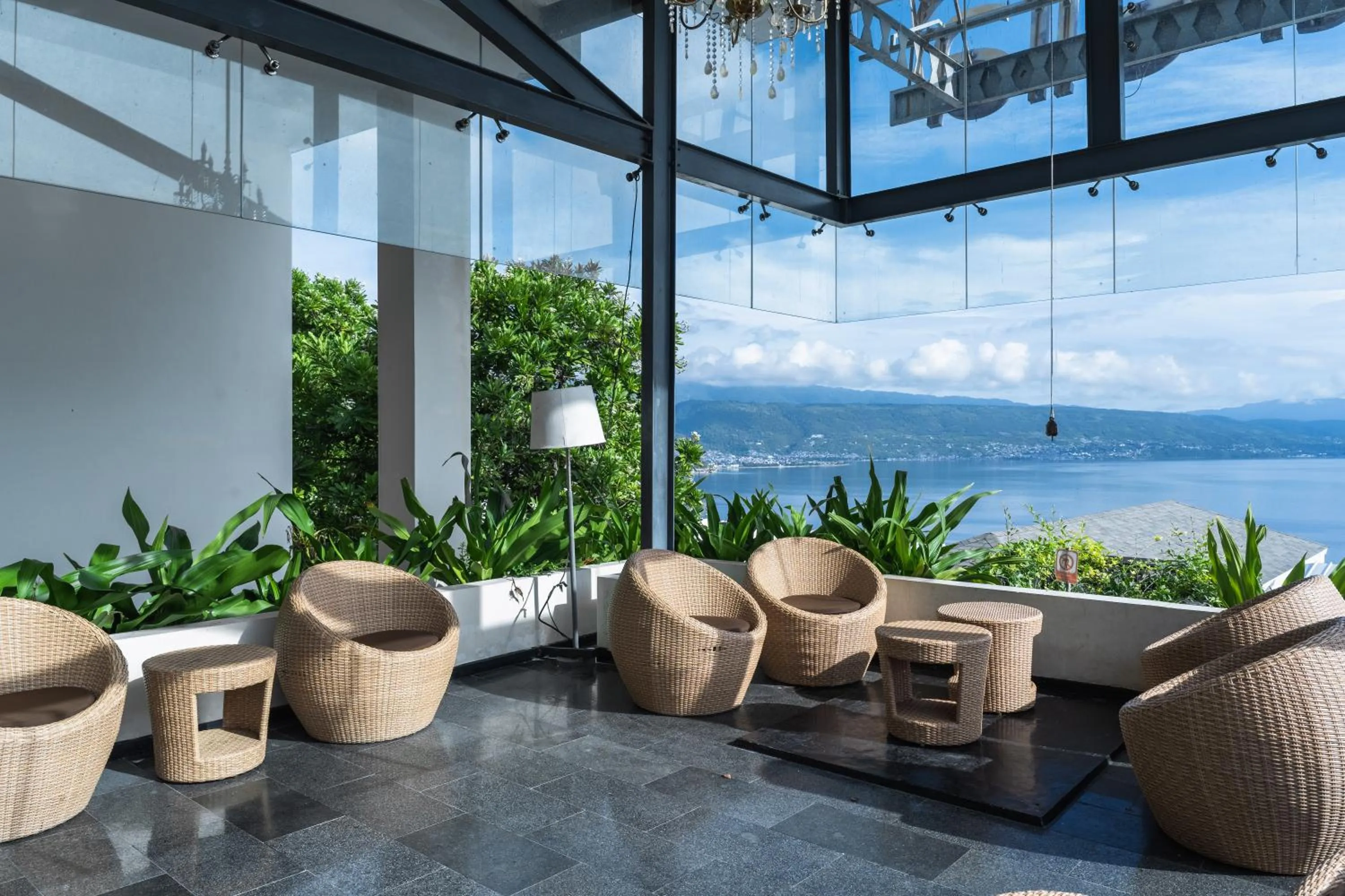 Seating area in Estrella Hotel & Conference