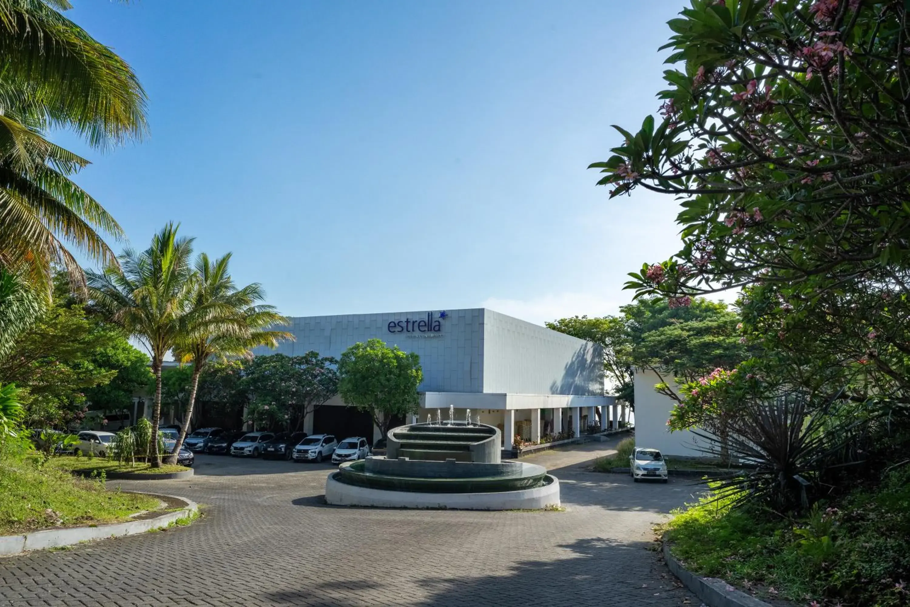 Property building in Estrella Hotel & Conference Property building in Estrella Hotel & Conference