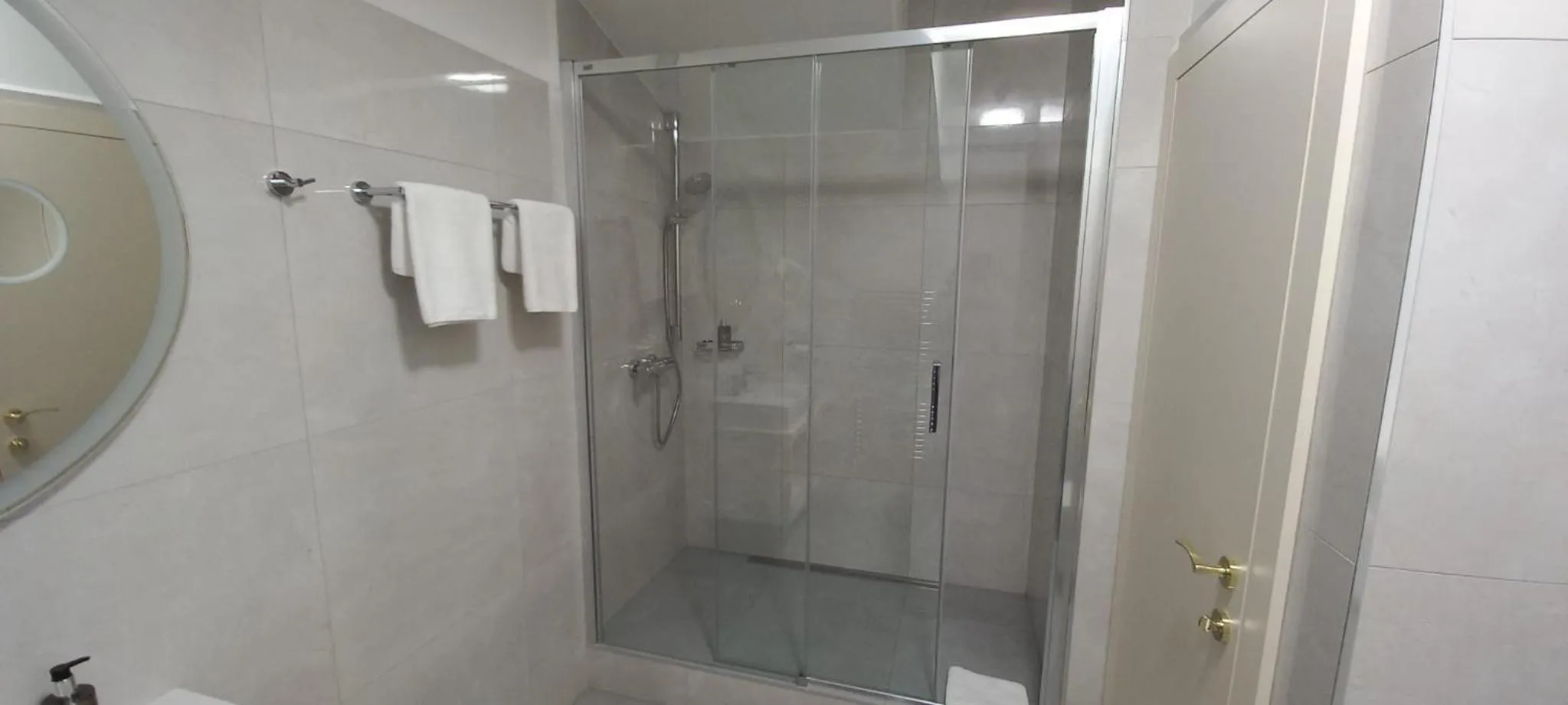 Double or Twin Room in The Golden Wheel Hotel