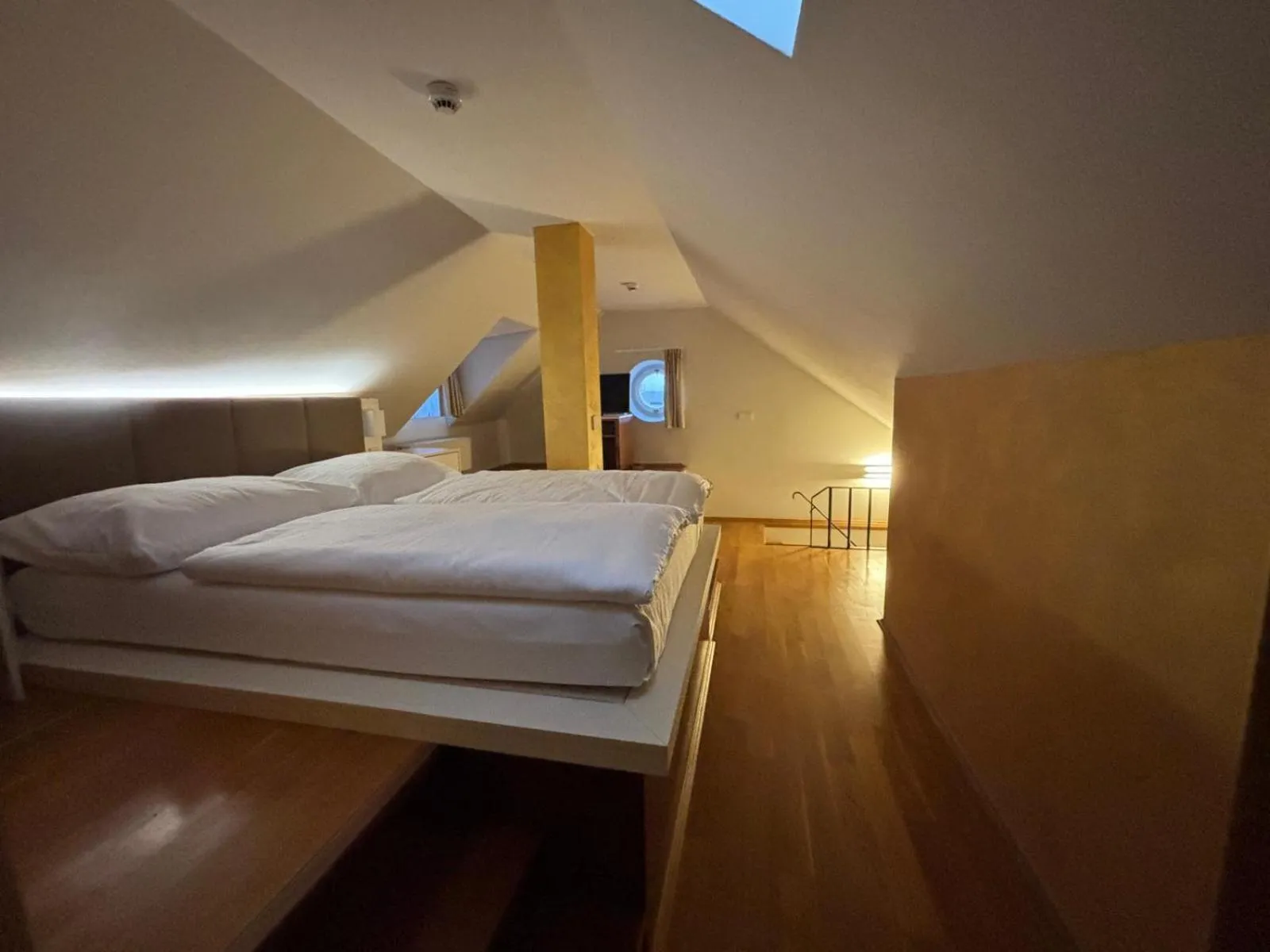 Photo of the whole room, Bed in The Golden Wheel Hotel