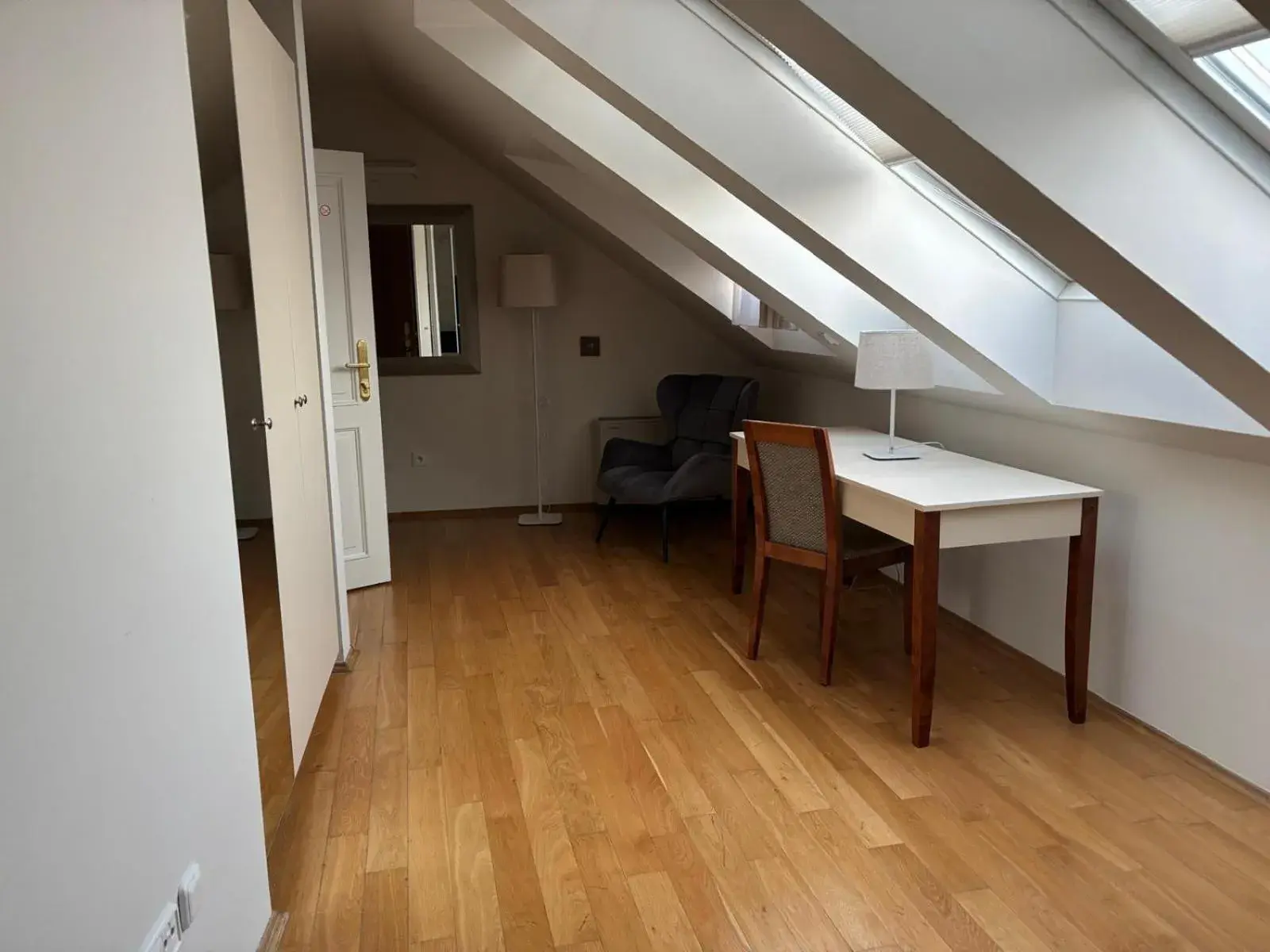 Living room in The Golden Wheel Hotel Living room in The Golden Wheel Hotel