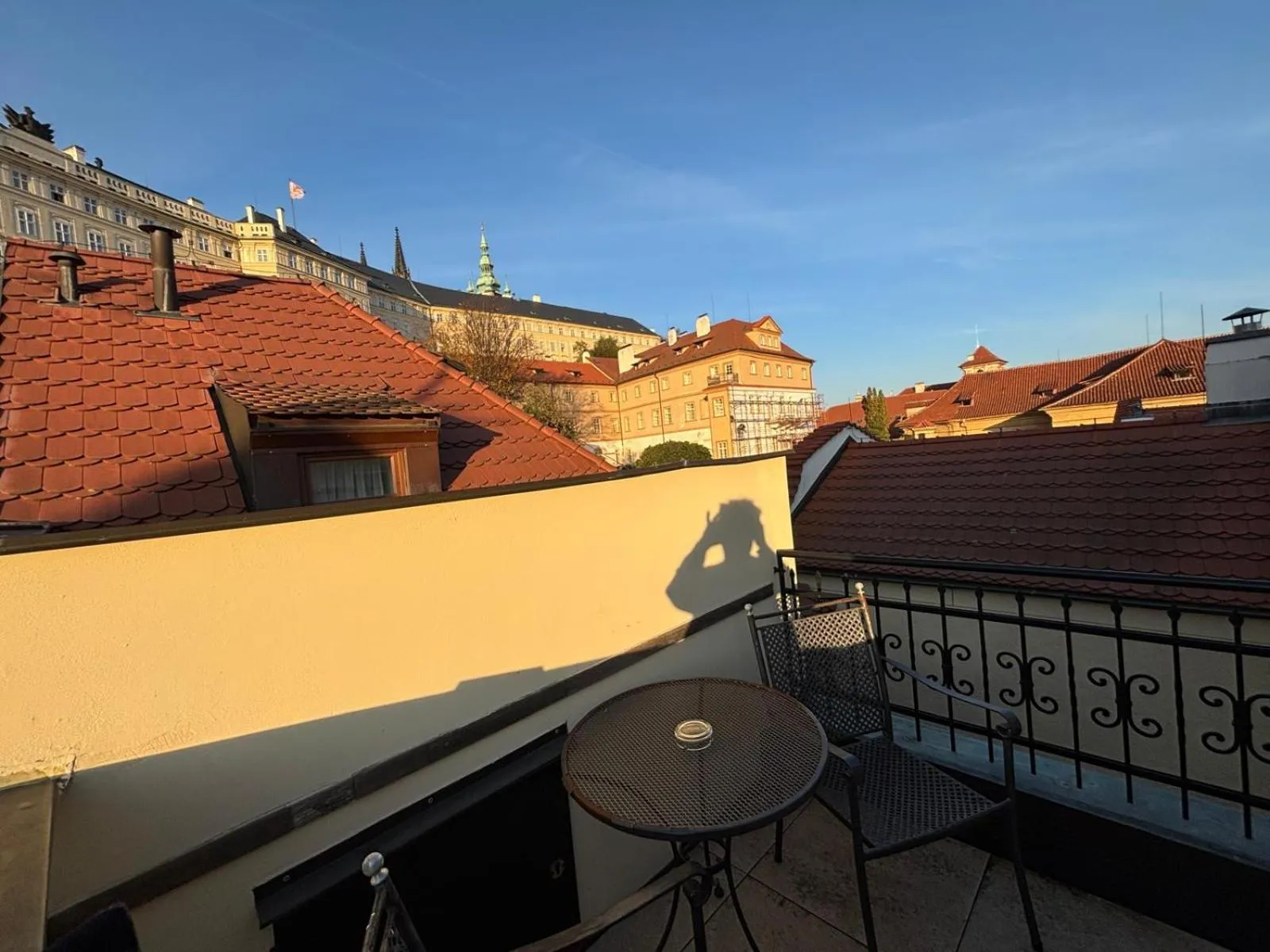 Balcony/Terrace in The Golden Wheel Hotel