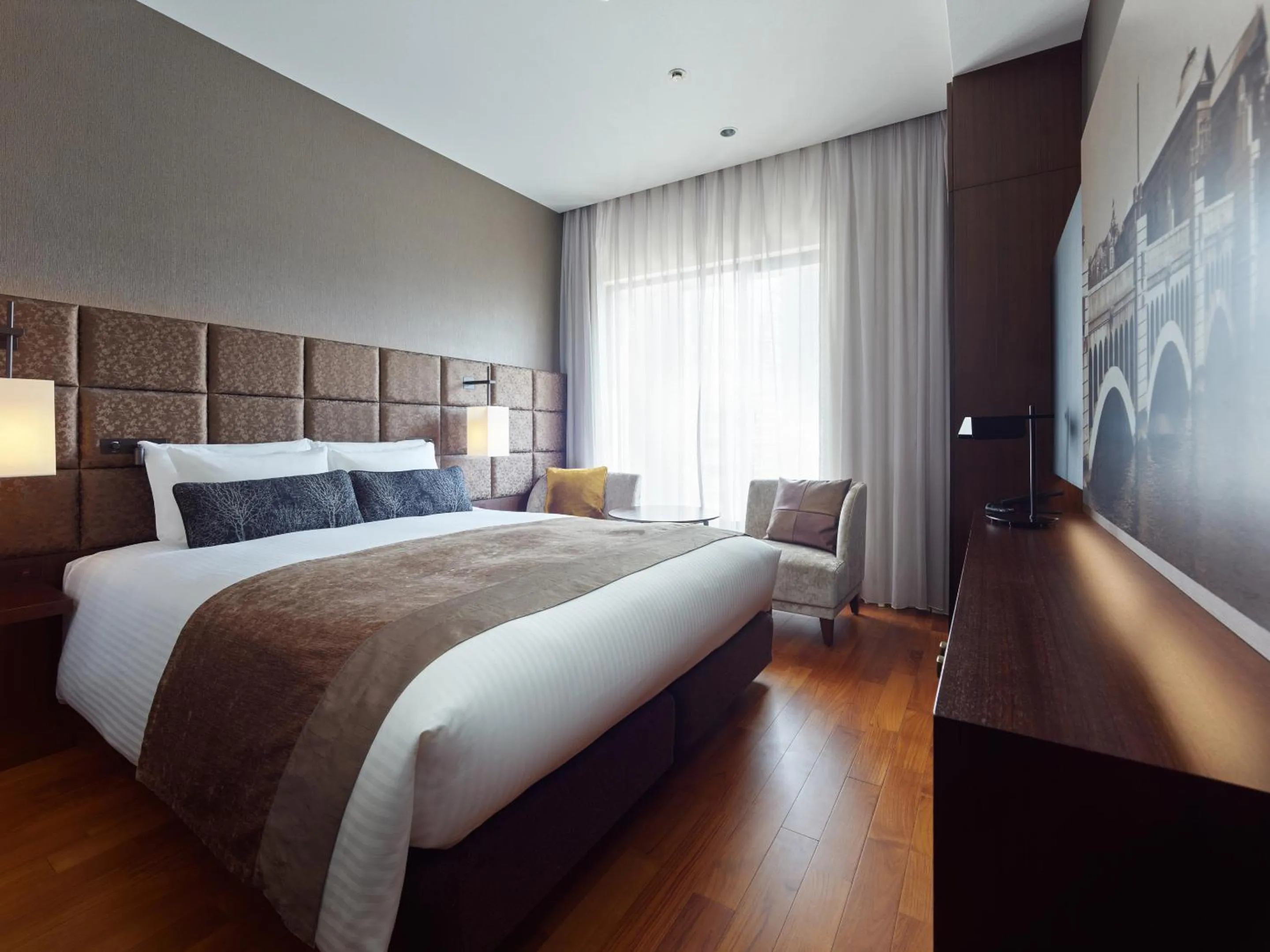 Photo of the whole room, Bed in Mitsui Garden Hotel Osaka Premier