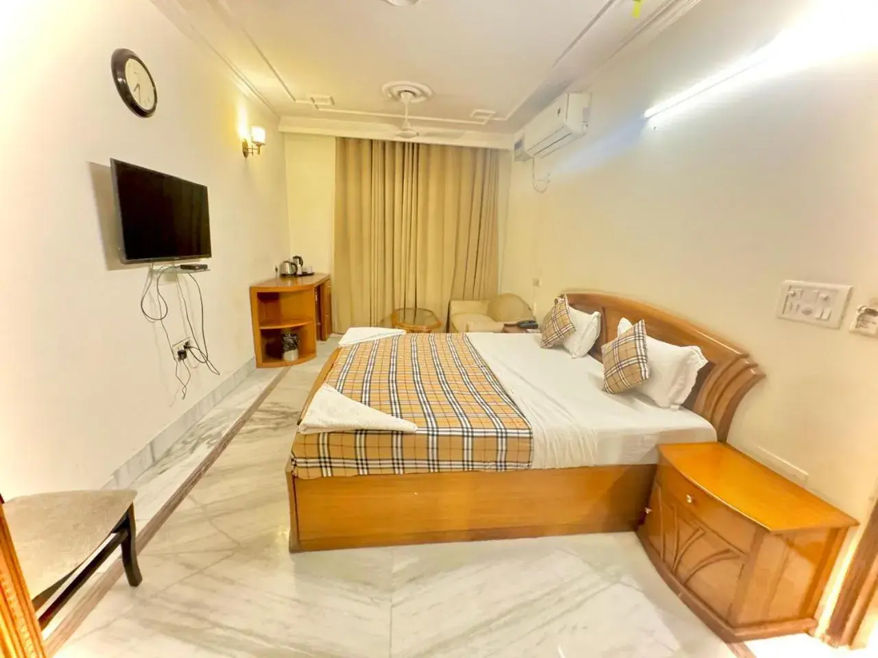 Bed in Hotel Pablas International, New Delhi, Near Metro Bed in Hotel Pablas International, New Delhi, Near Metro