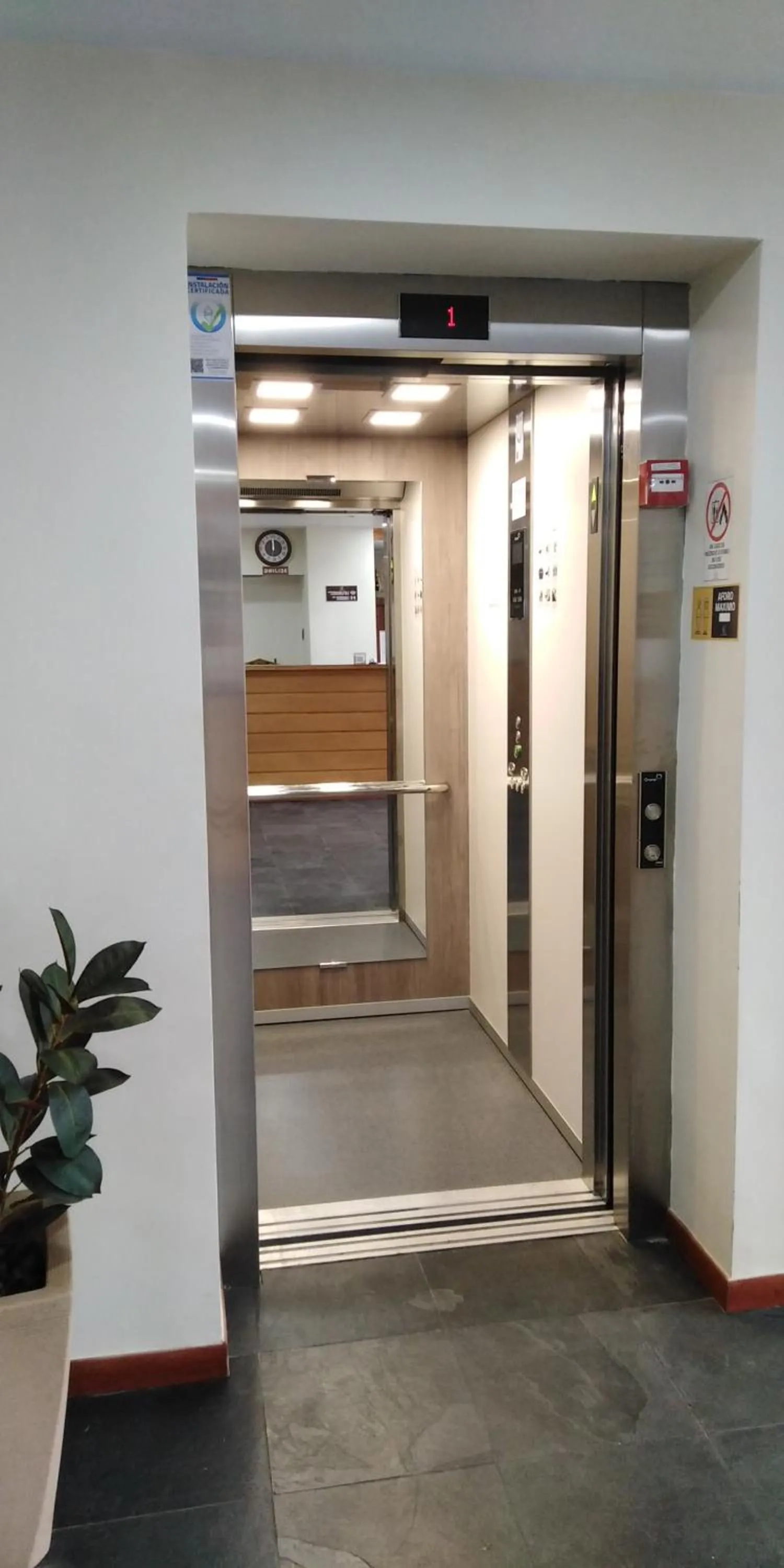 elevator in Gran Hotel Aysen