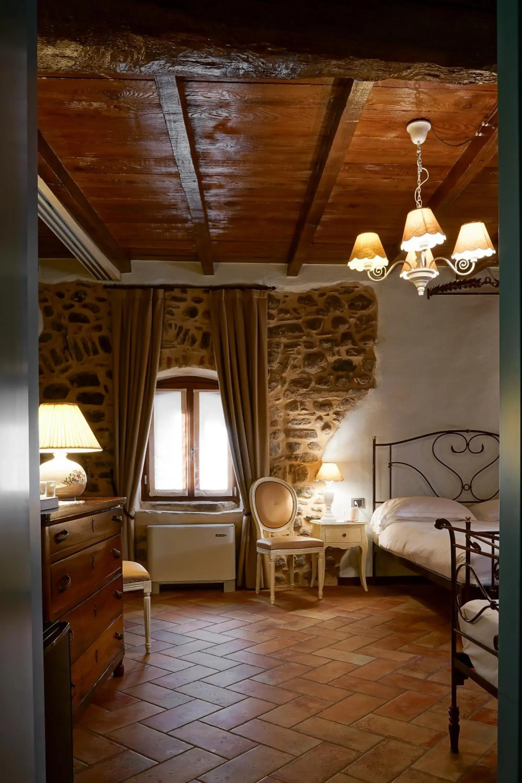 Large Double Room in Locanda Osteria Marascia Large Double Room in Locanda Osteria Marascia
