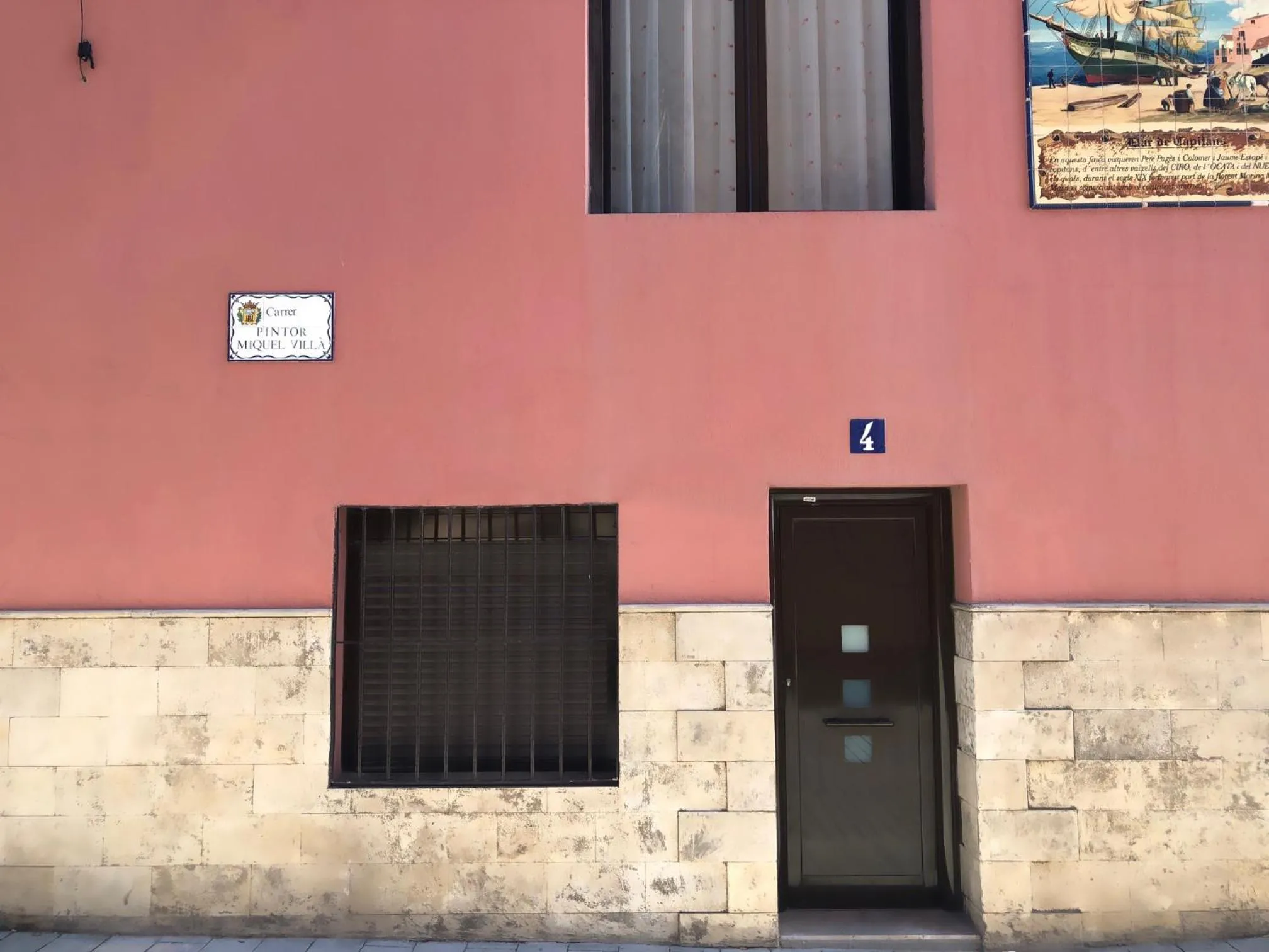 Facade/entrance, Floor Plan in Llar de Capitans