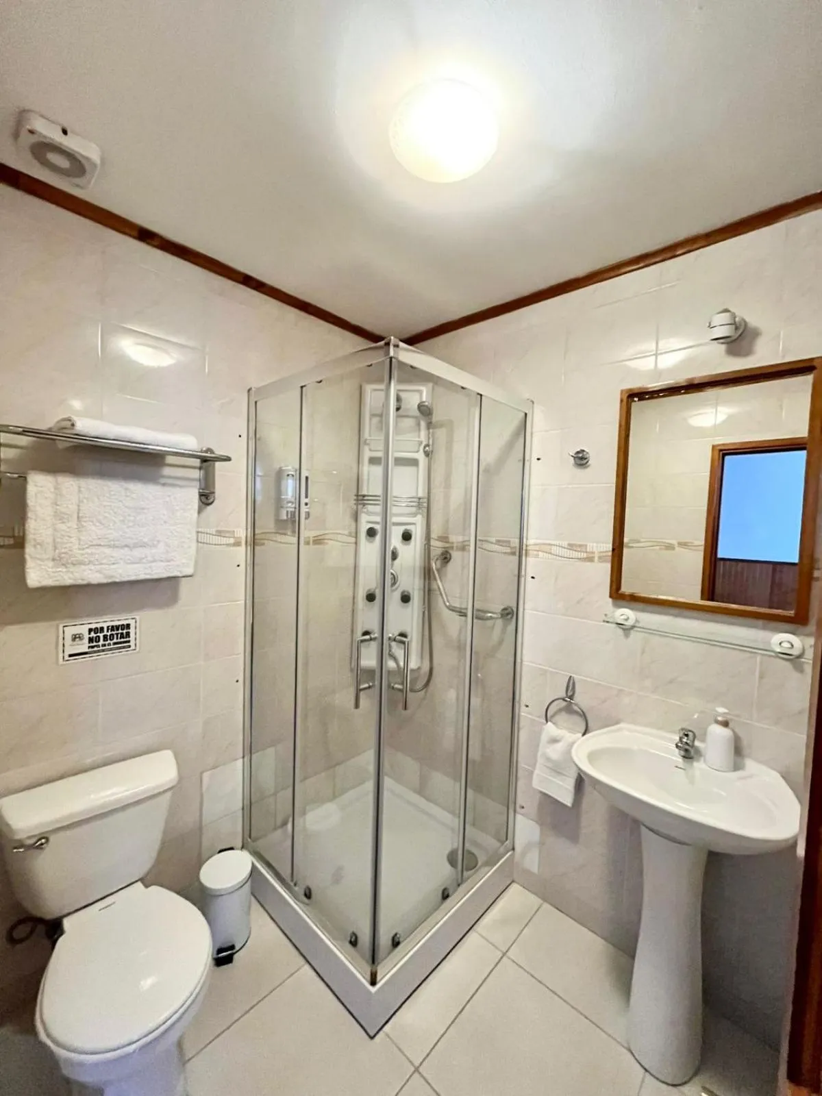 Shower in CHALET CHAPITAL Punta Arenas